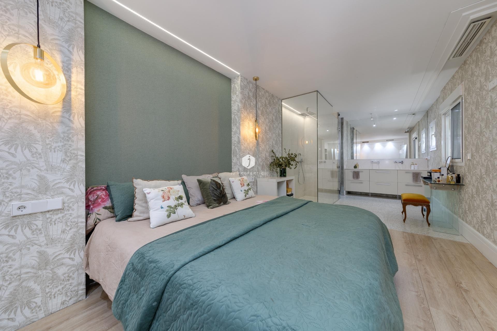 Resale - Apartment / flat -
Torrevieja - Playa del Cura