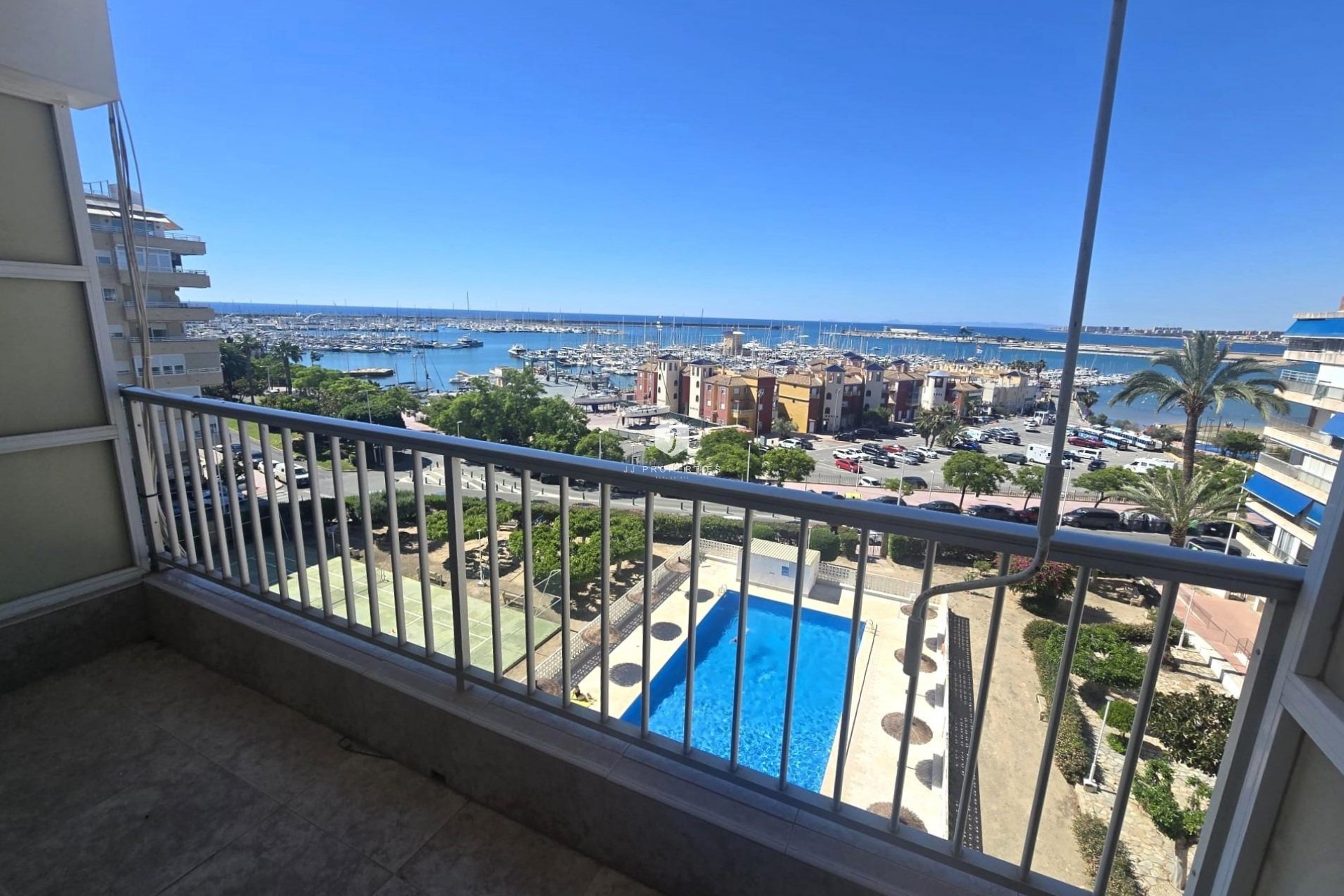Resale - Apartment / flat -
Torrevieja - Puerto Deportivo Marina Salinas