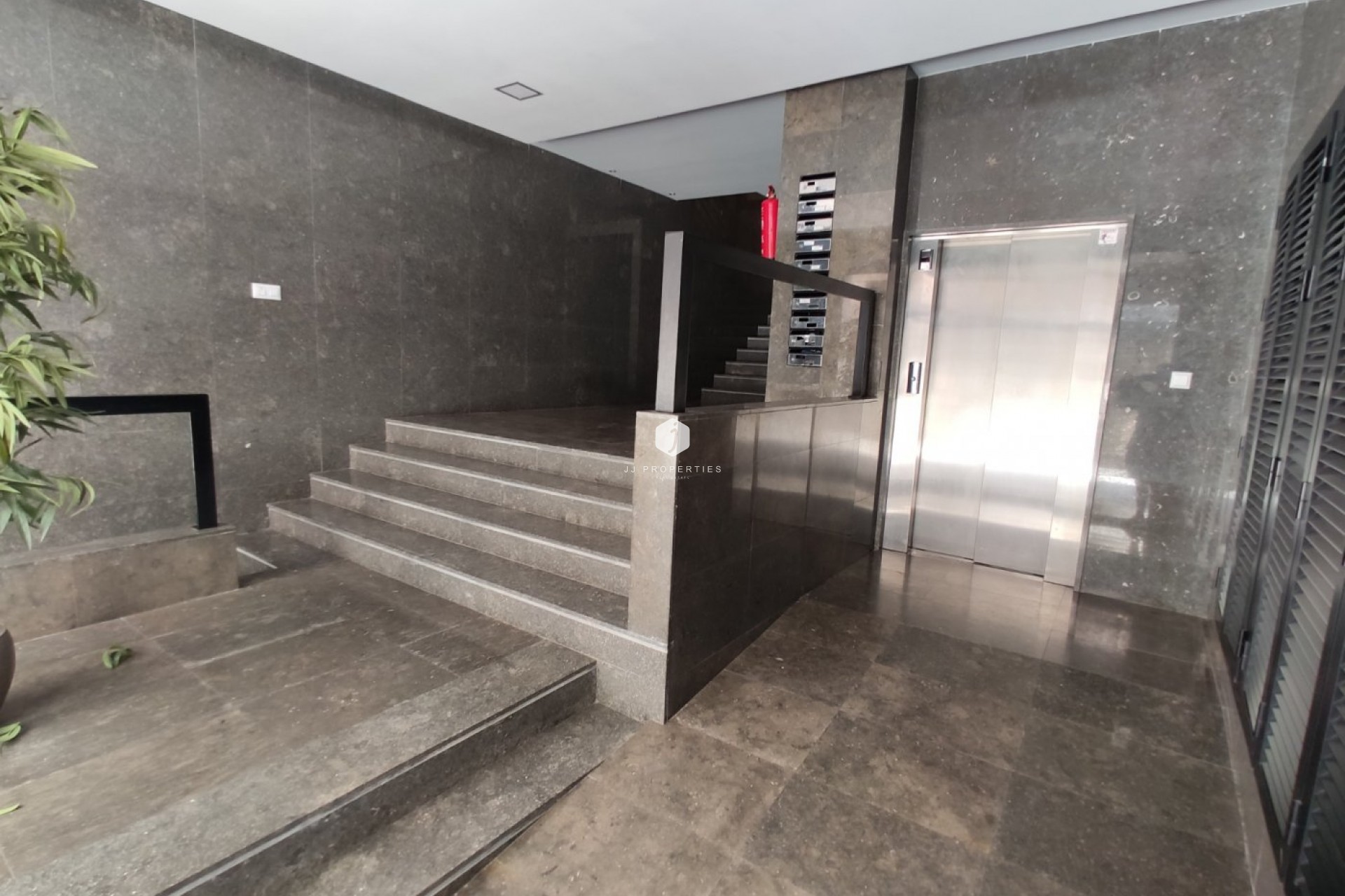 Resale - Apartment / flat -
Torrevieja - Puerto