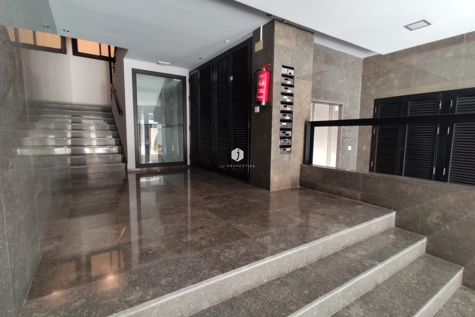 Resale - Apartment / flat -
Torrevieja - Puerto