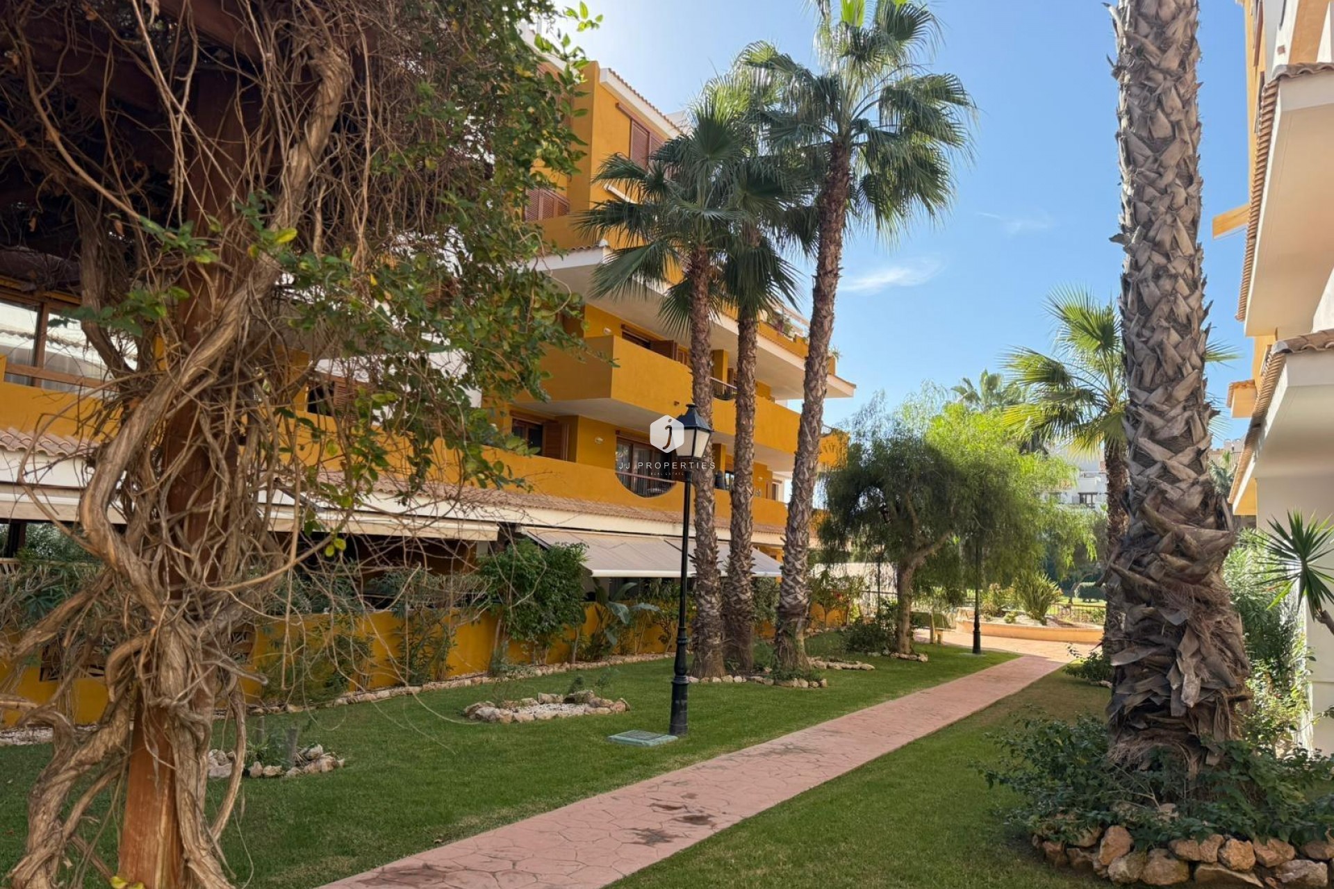 Resale - Apartment / flat -
Torrevieja - Punta prima