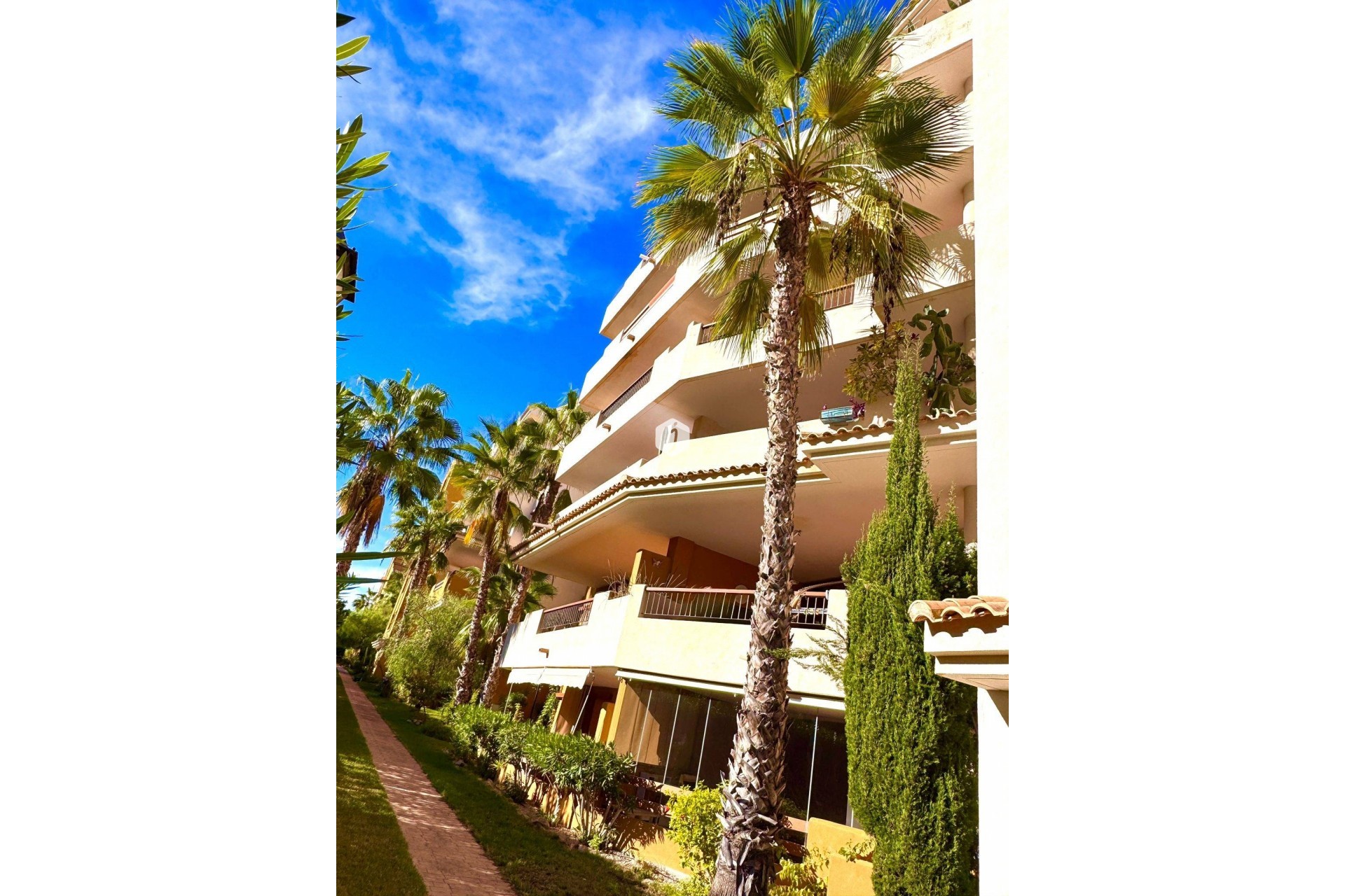 Resale - Apartment / flat -
Torrevieja - Punta prima