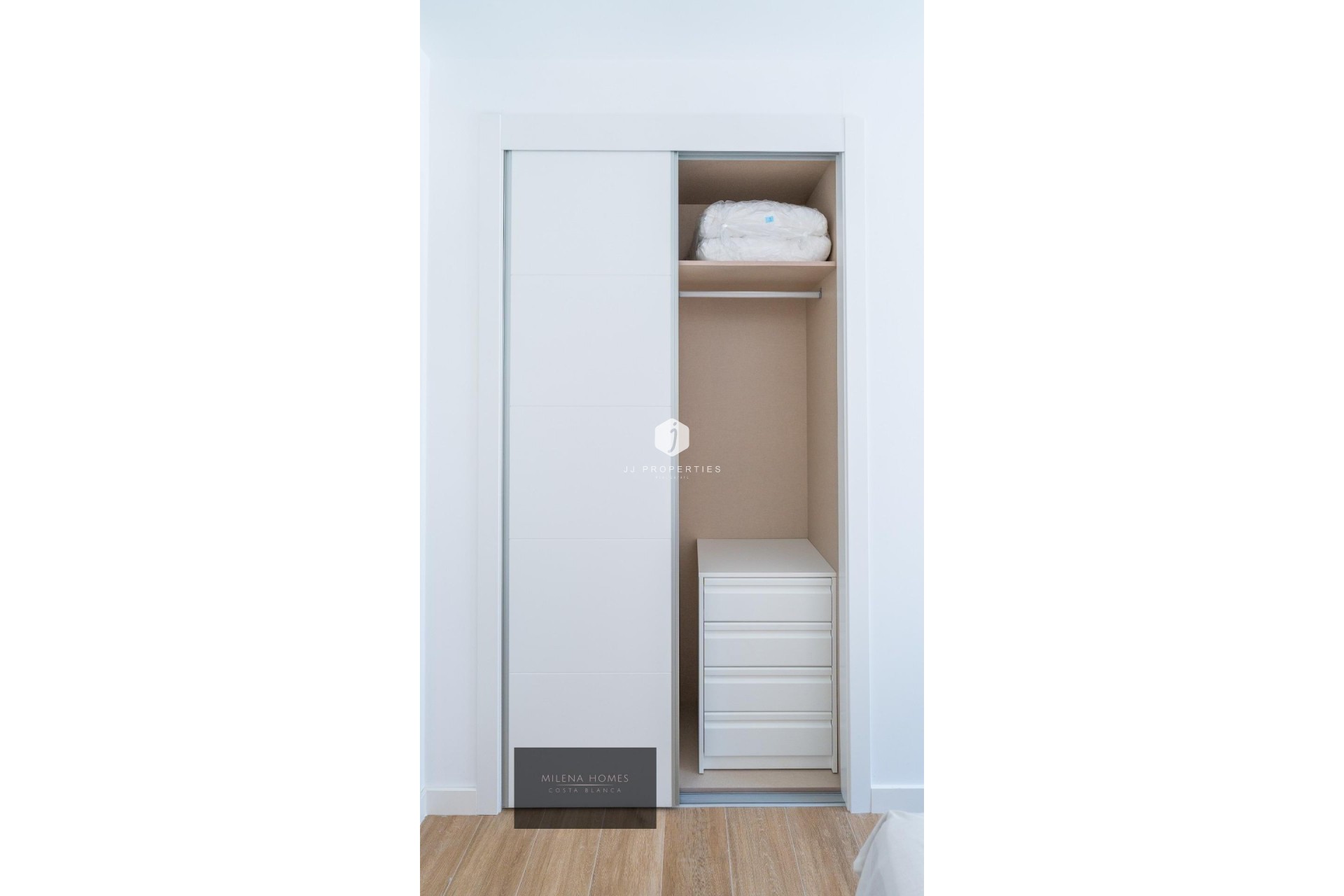 Resale - Apartment / flat -
Torrevieja - Punta prima