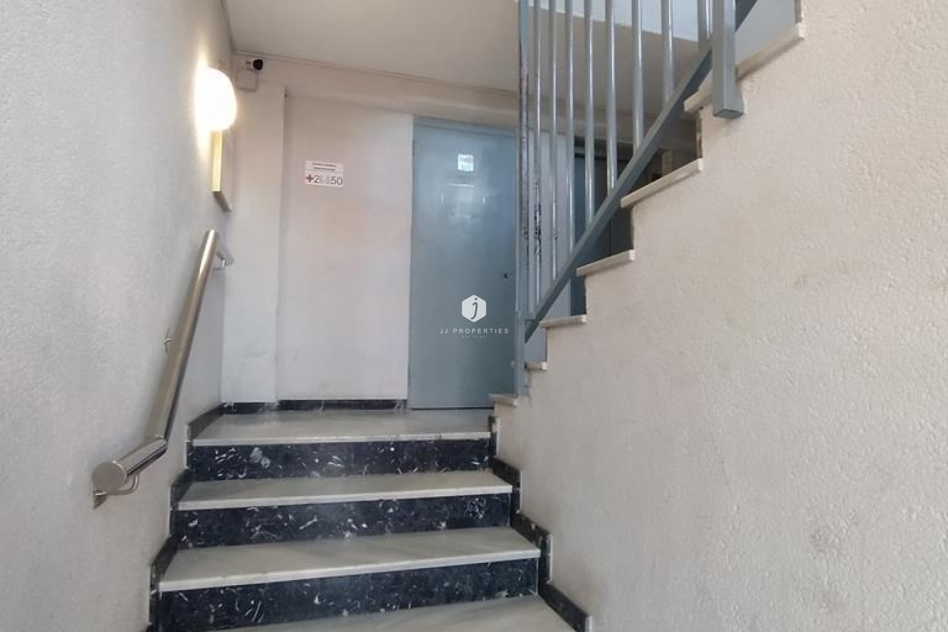 Resale - Apartment / flat -
Torrevieja - Punta prima