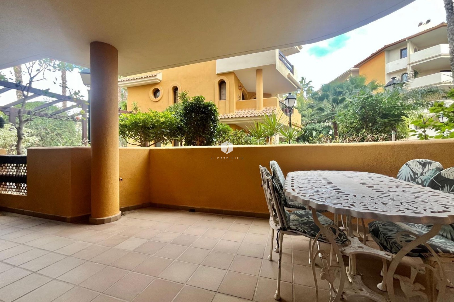Resale - Apartment / flat -
Torrevieja - Punta prima