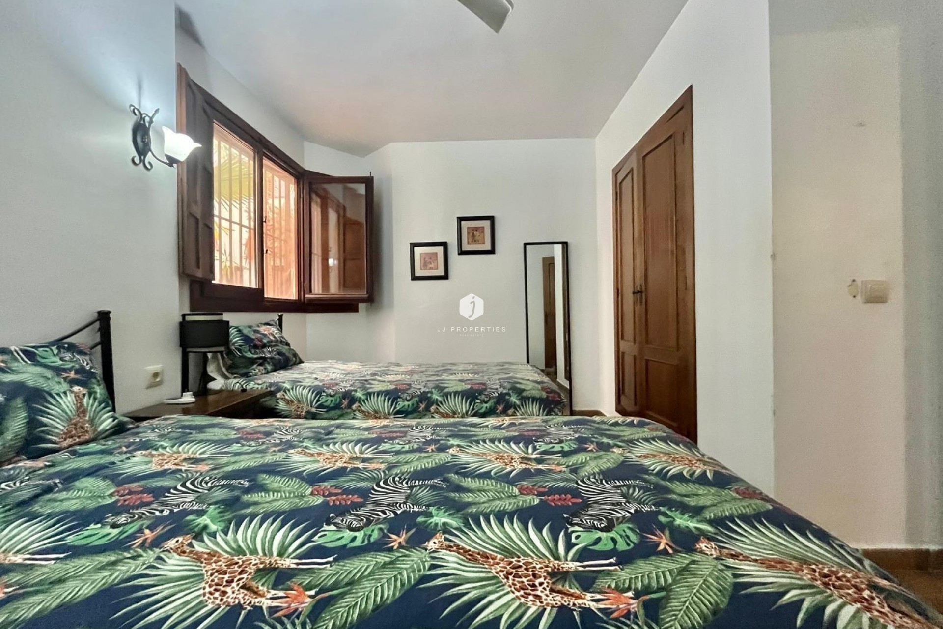 Resale - Apartment / flat -
Torrevieja - Punta prima