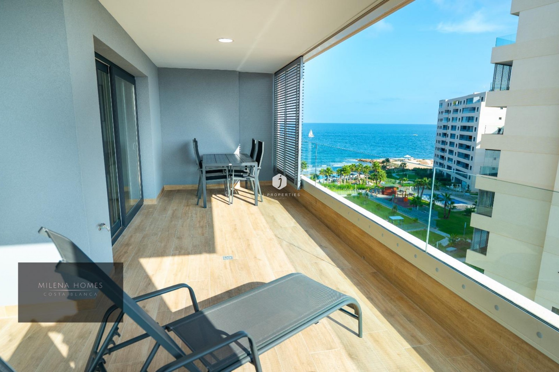 Resale - Apartment / flat -
Torrevieja - Punta prima