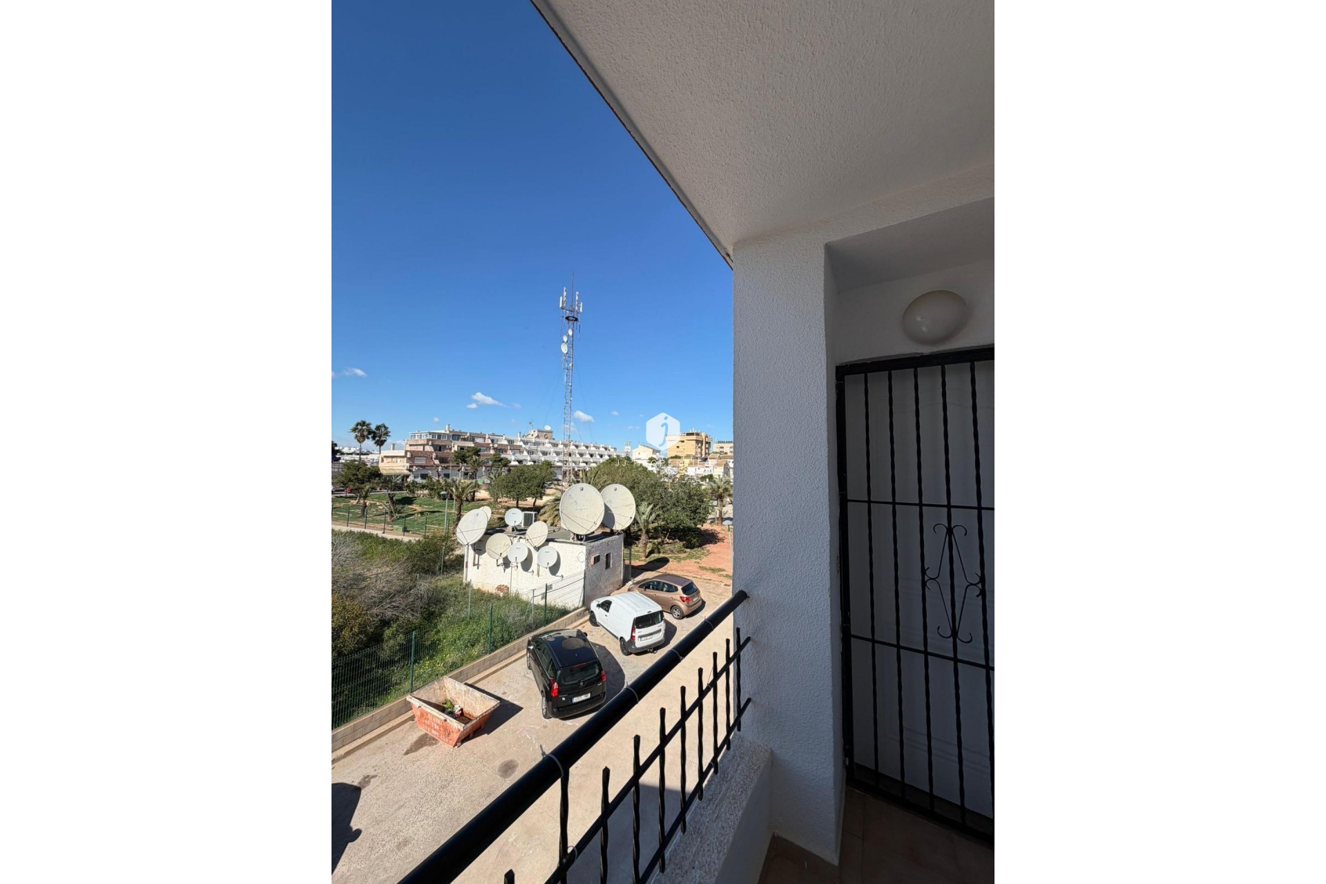 Resale - Apartment / flat -
Torrevieja - Punta prima