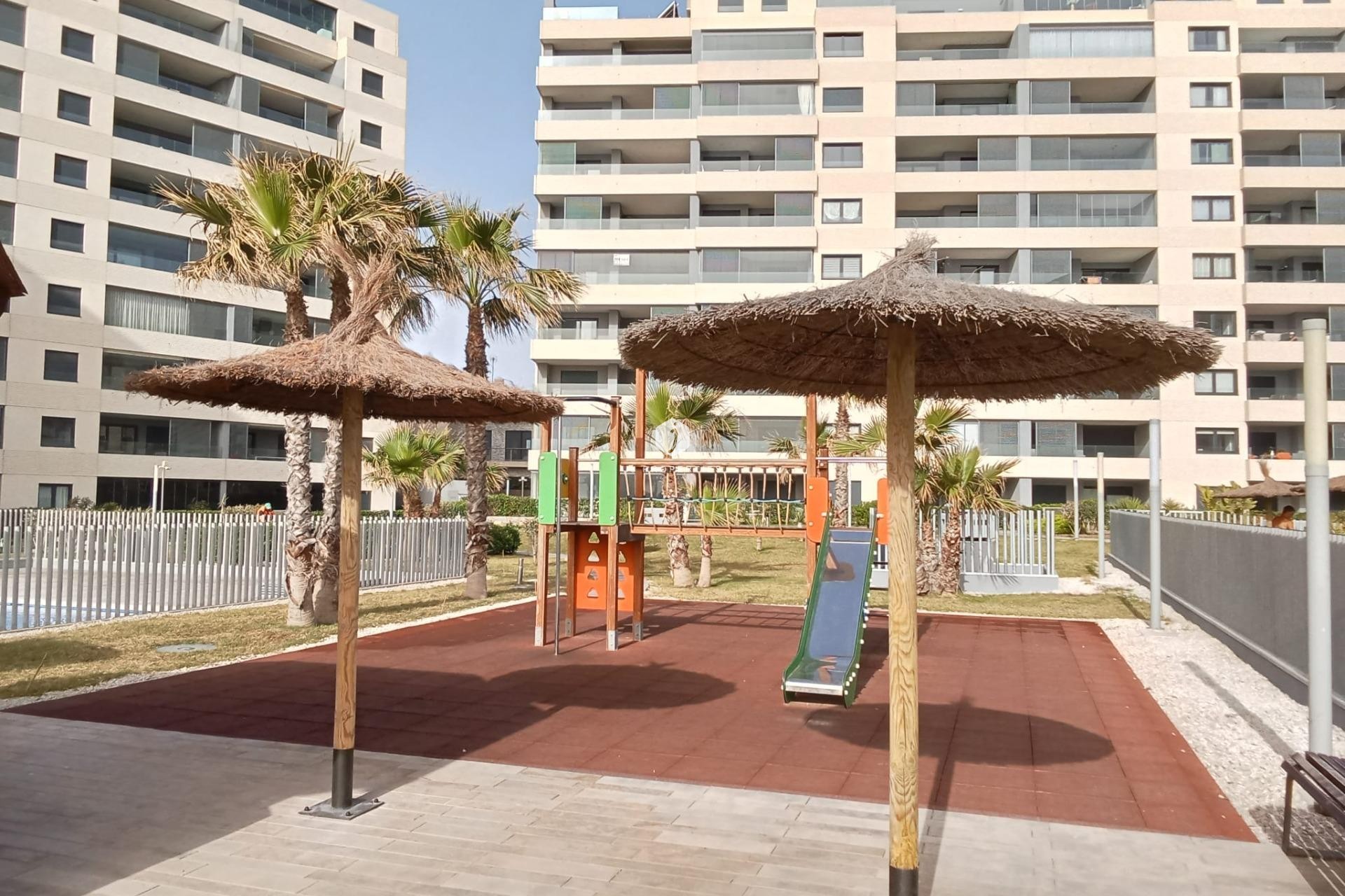 Resale - Apartment / flat -
Torrevieja - Punta prima