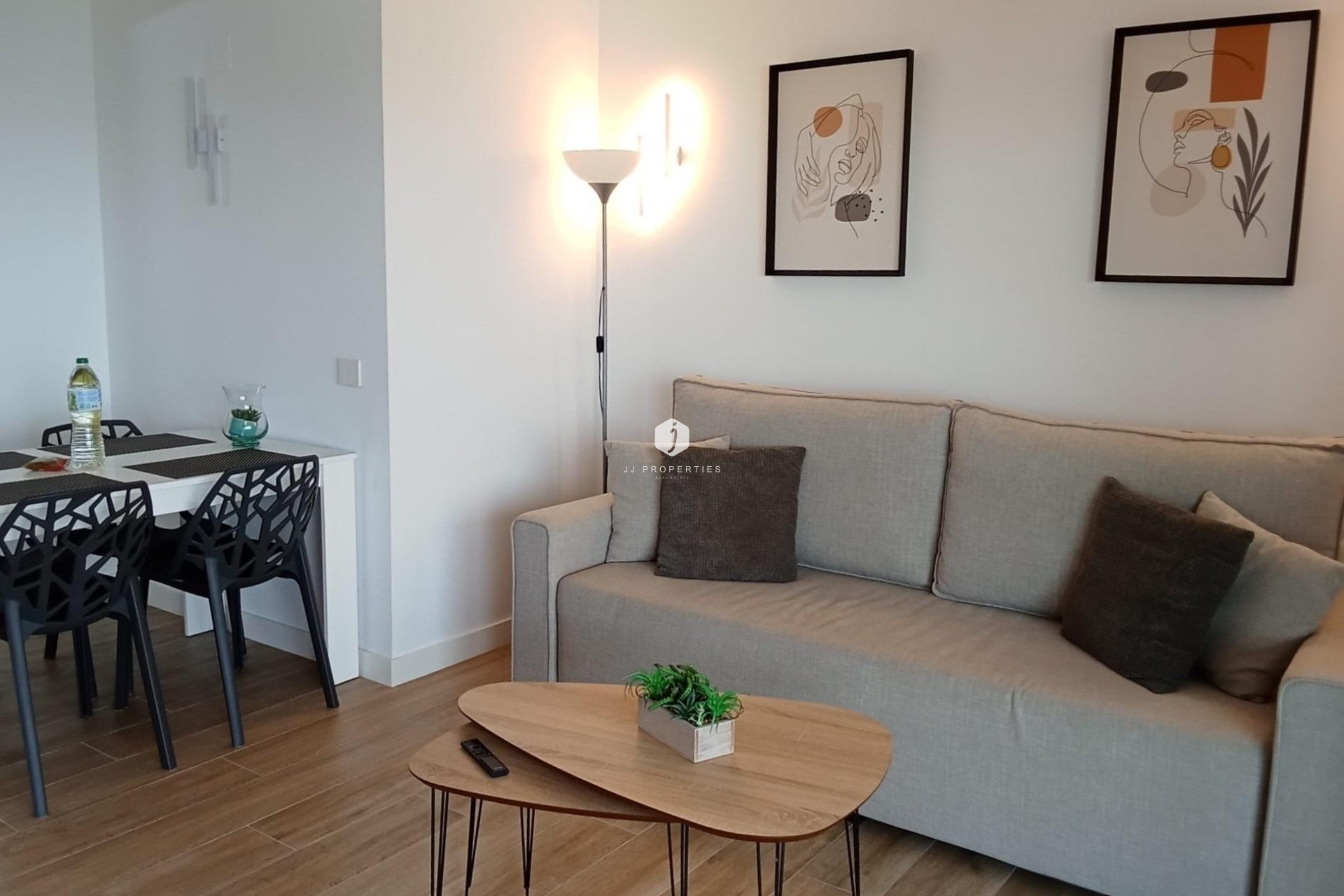 Resale - Apartment / flat -
Torrevieja - Punta prima