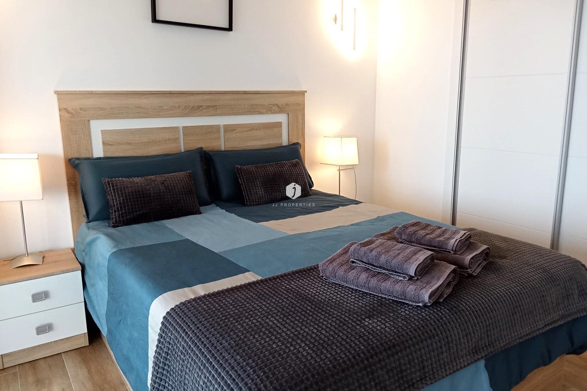 Resale - Apartment / flat -
Torrevieja - Punta prima