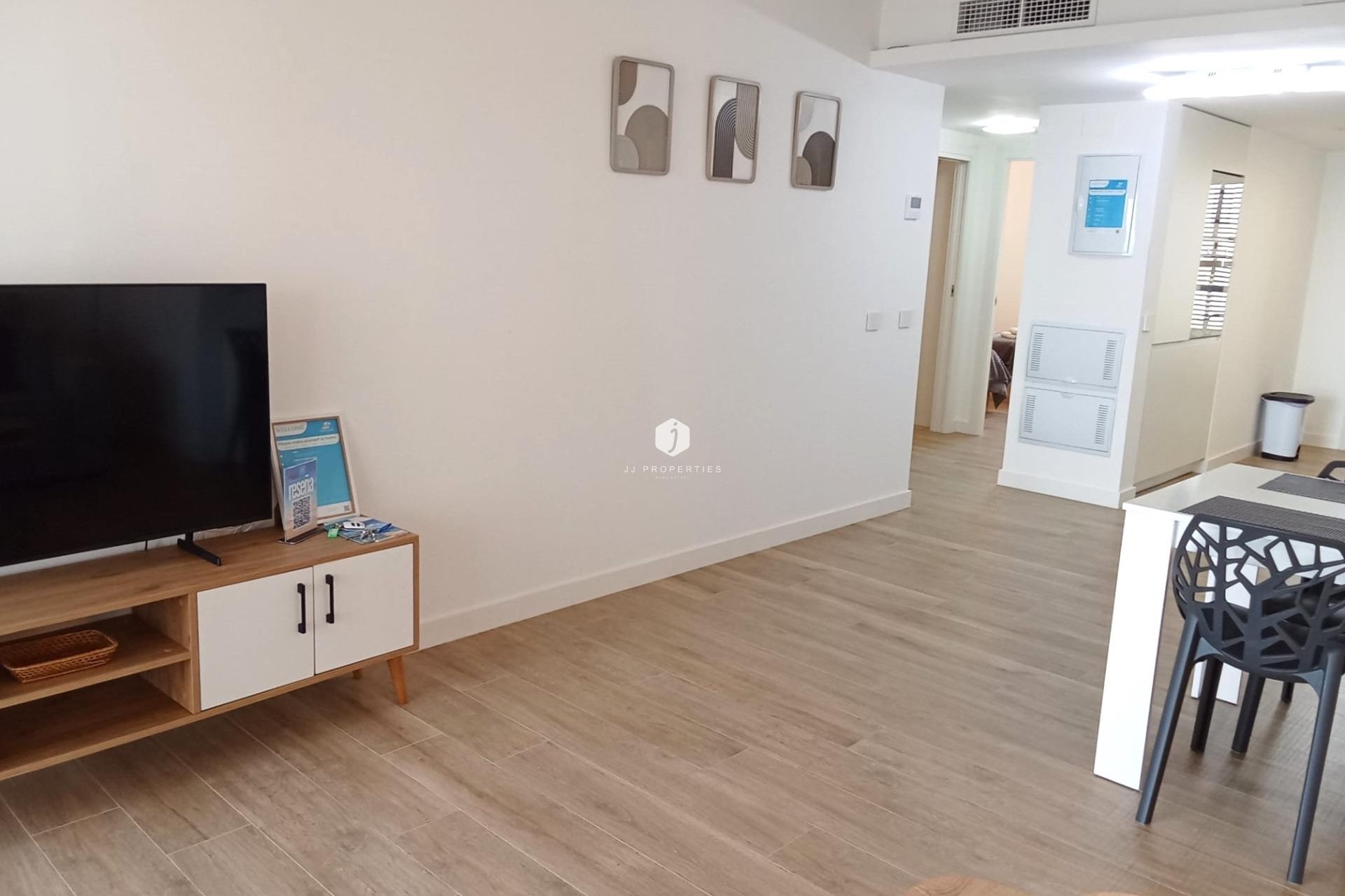Resale - Apartment / flat -
Torrevieja - Punta prima