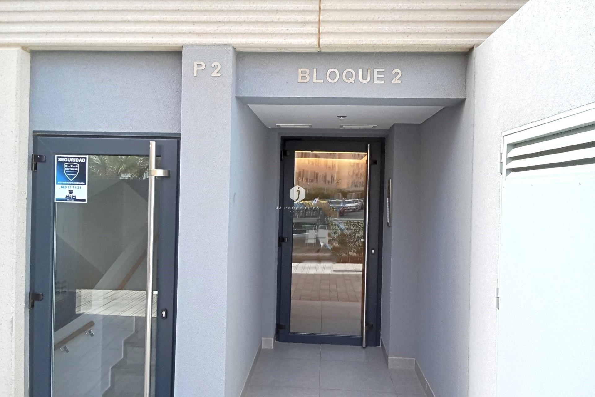Resale - Apartment / flat -
Torrevieja - Punta prima