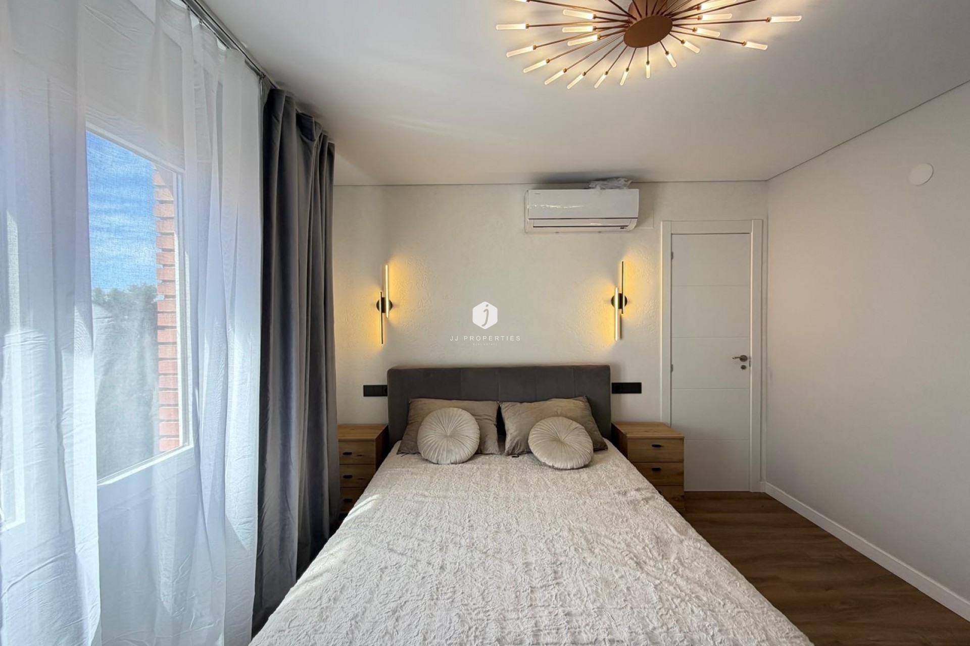 Resale - Apartment / flat -
Torrevieja - Punta prima