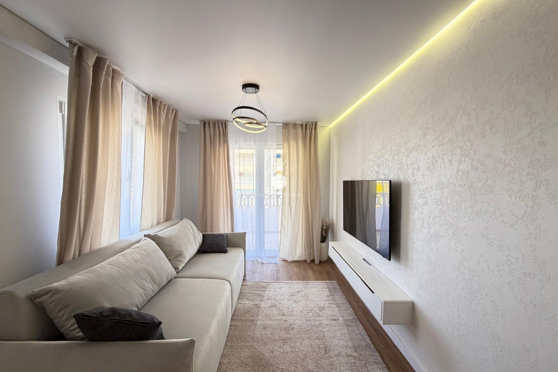 Resale - Apartment / flat -
Torrevieja - Punta prima