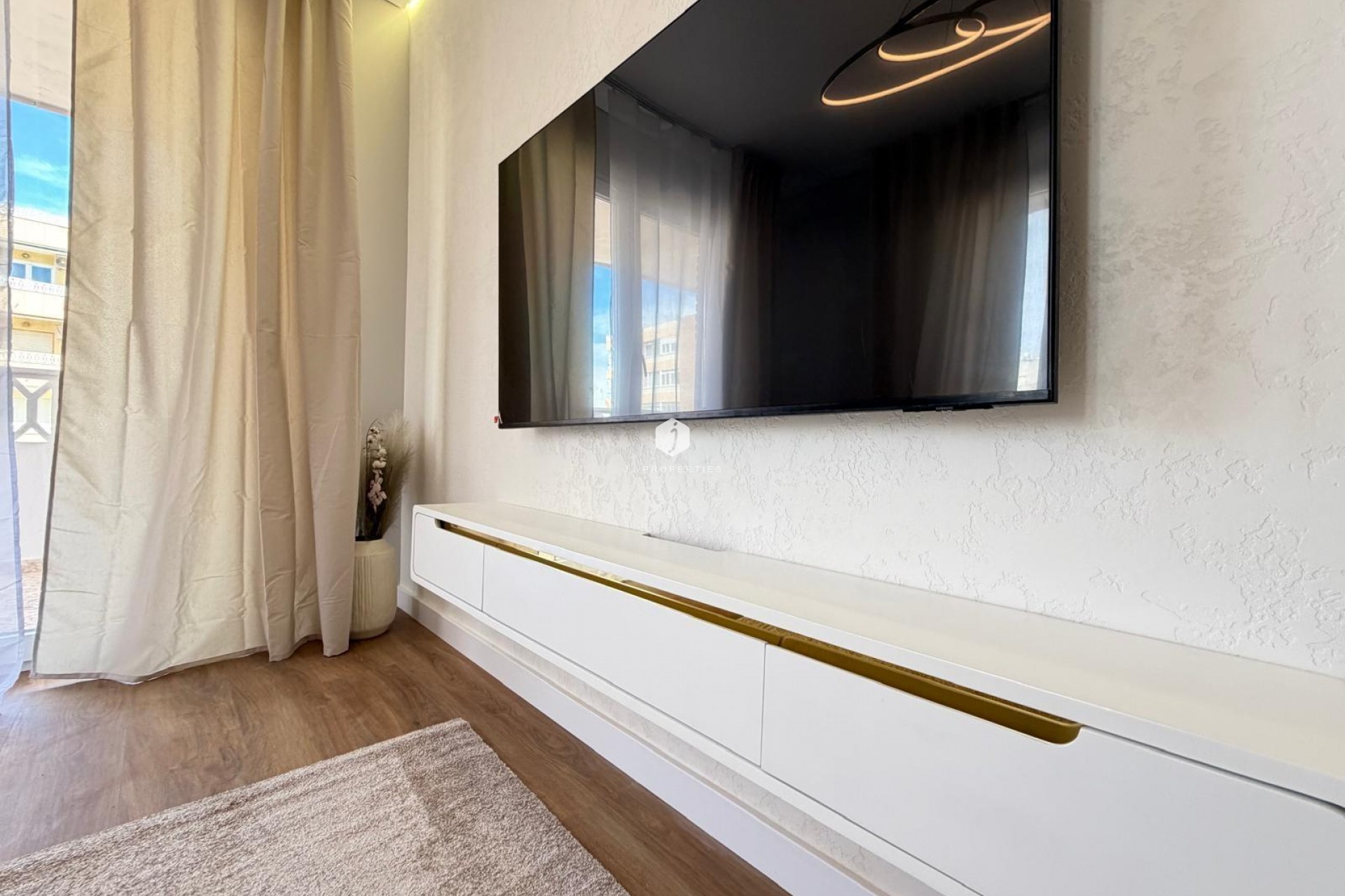 Resale - Apartment / flat -
Torrevieja - Punta prima