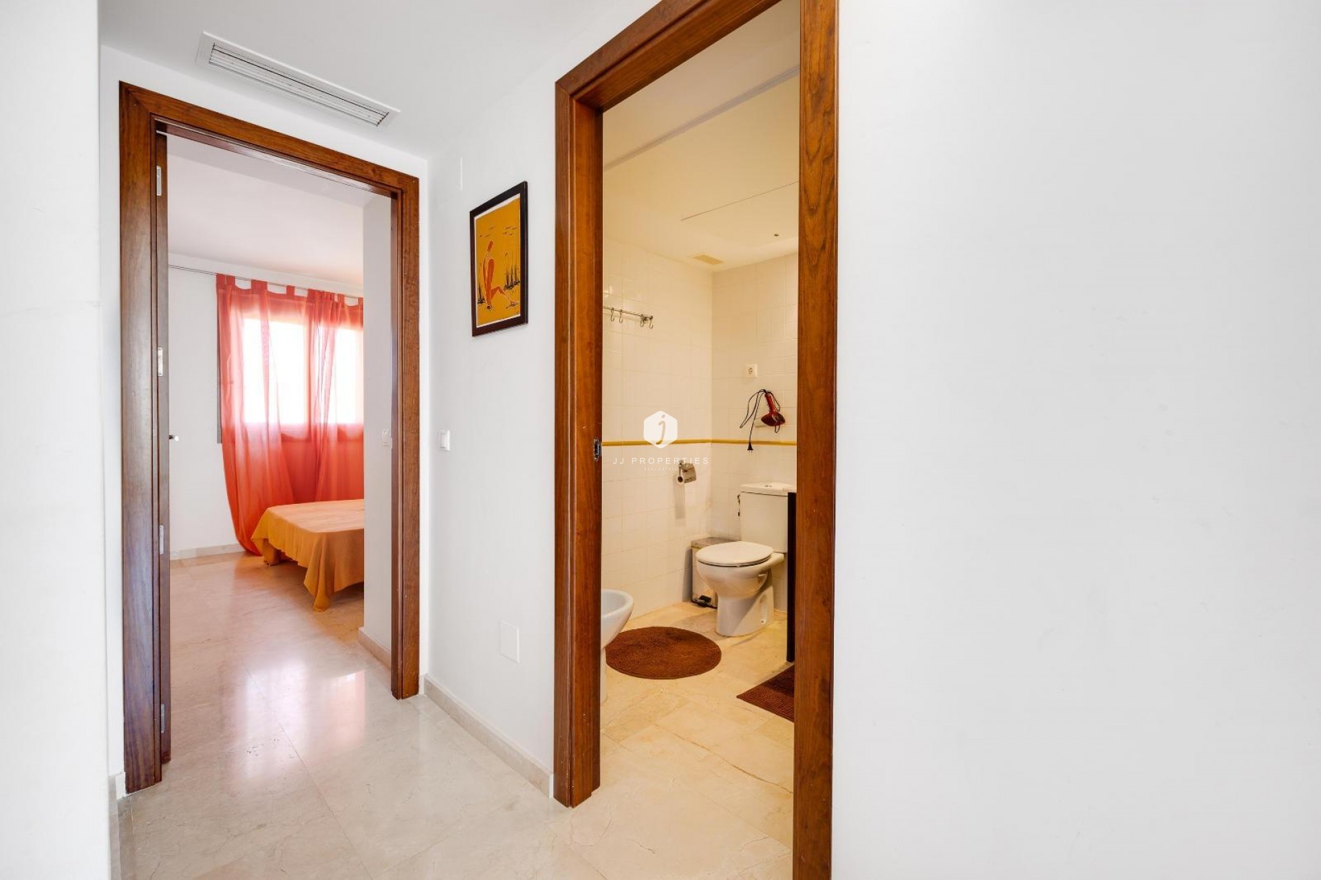 Resale - Apartment / flat -
Torrevieja - Punta prima