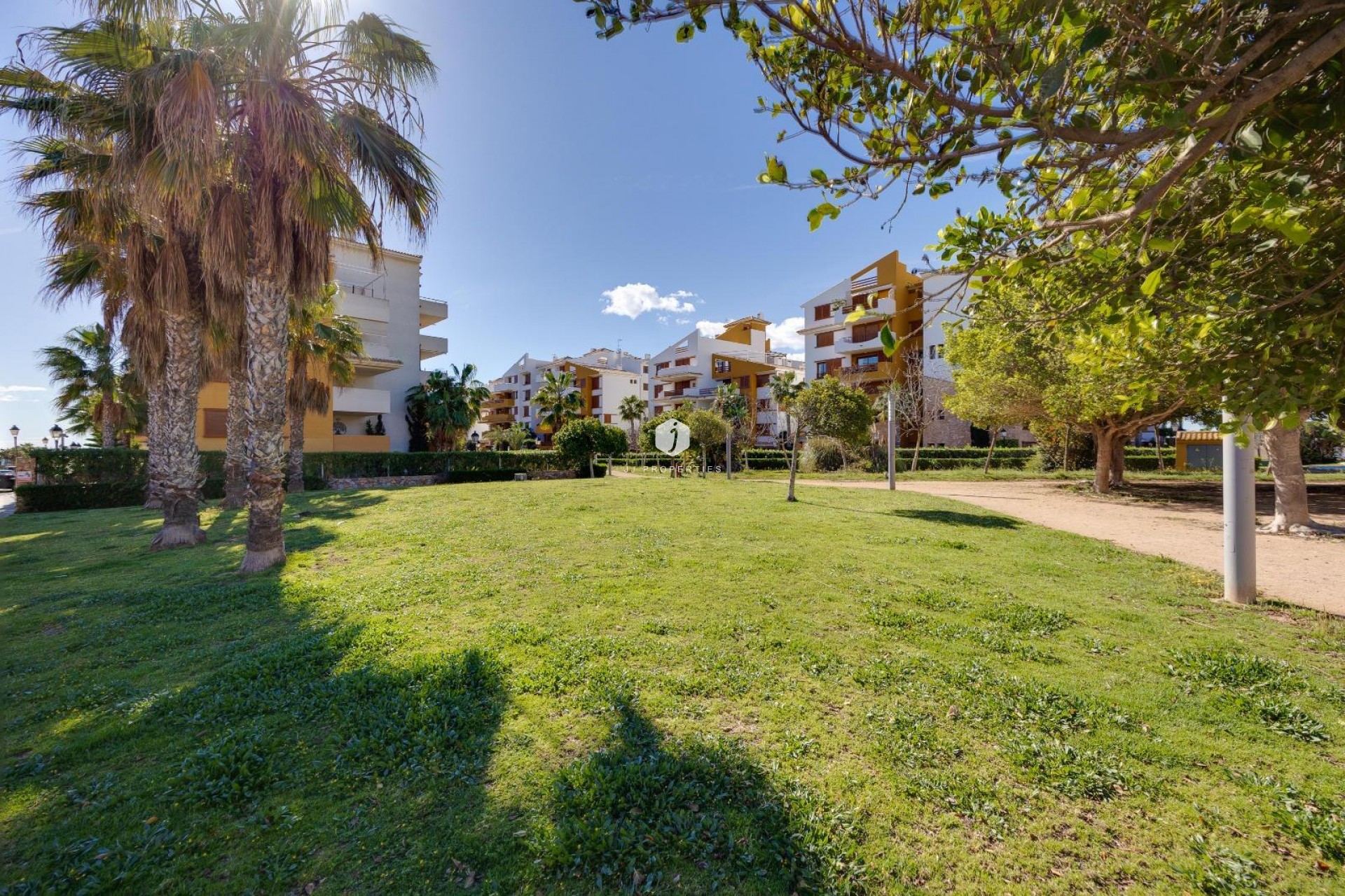 Resale - Apartment / flat -
Torrevieja - Punta prima