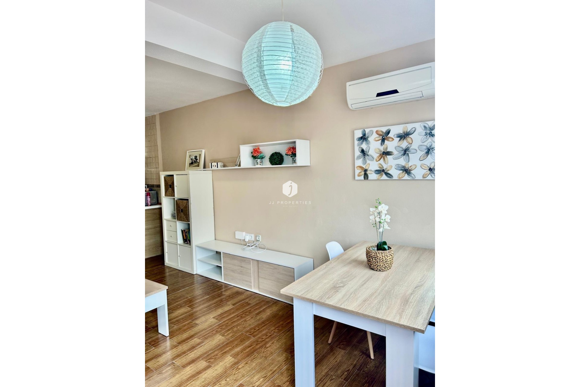 Resale - Apartment / flat -
Torrevieja - Sector 25