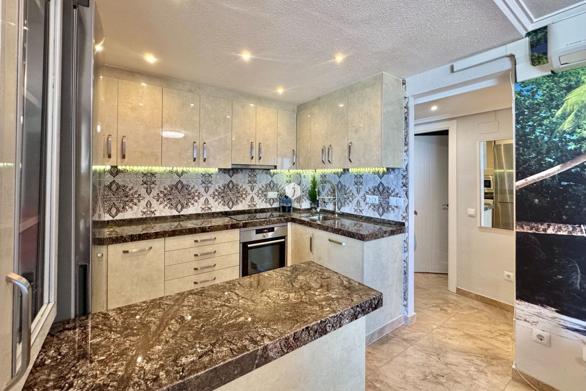 Resale - Apartment / flat -
Torrevieja - Torre la mata