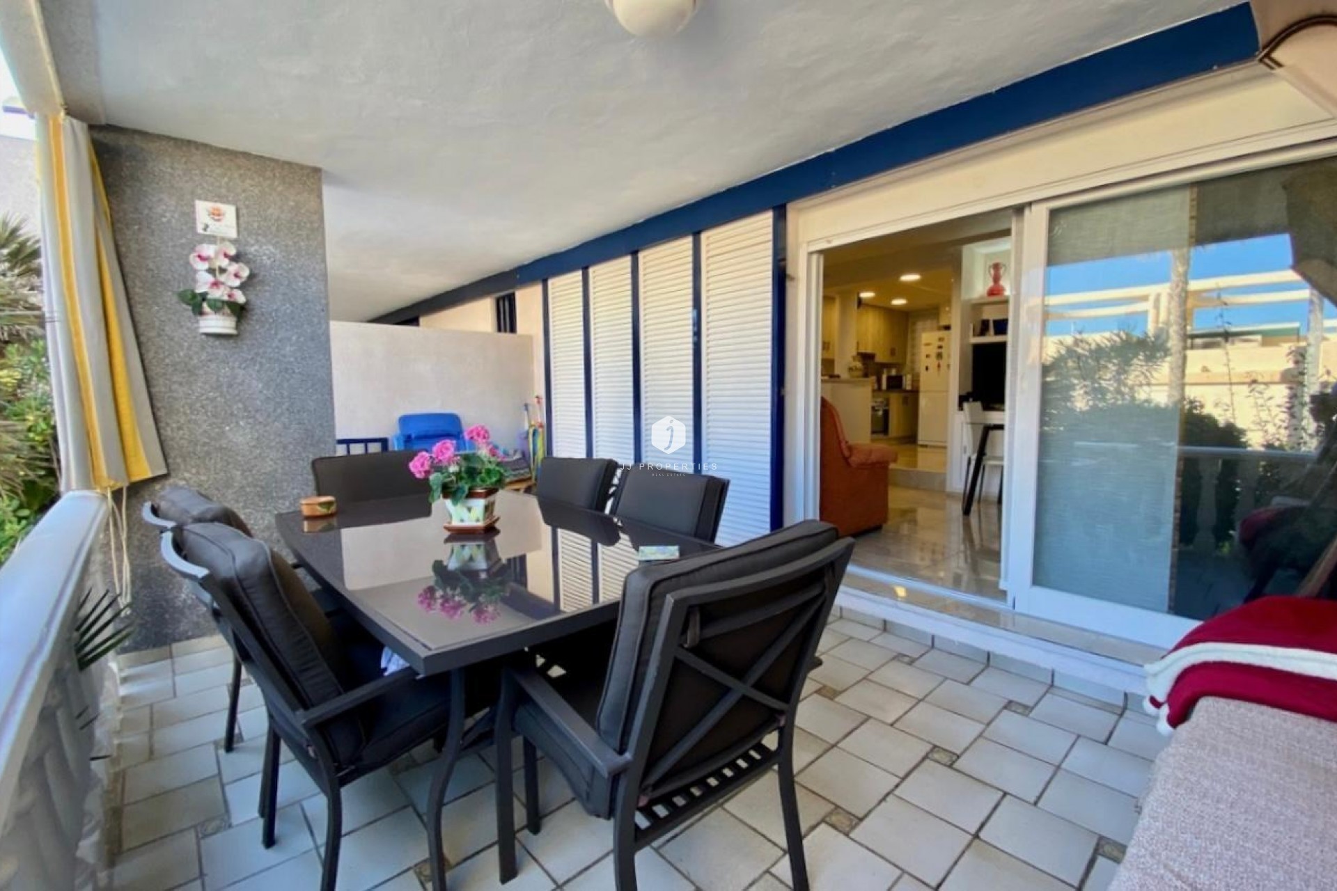 Resale - Apartment / flat -
Torrevieja - Torre la mata