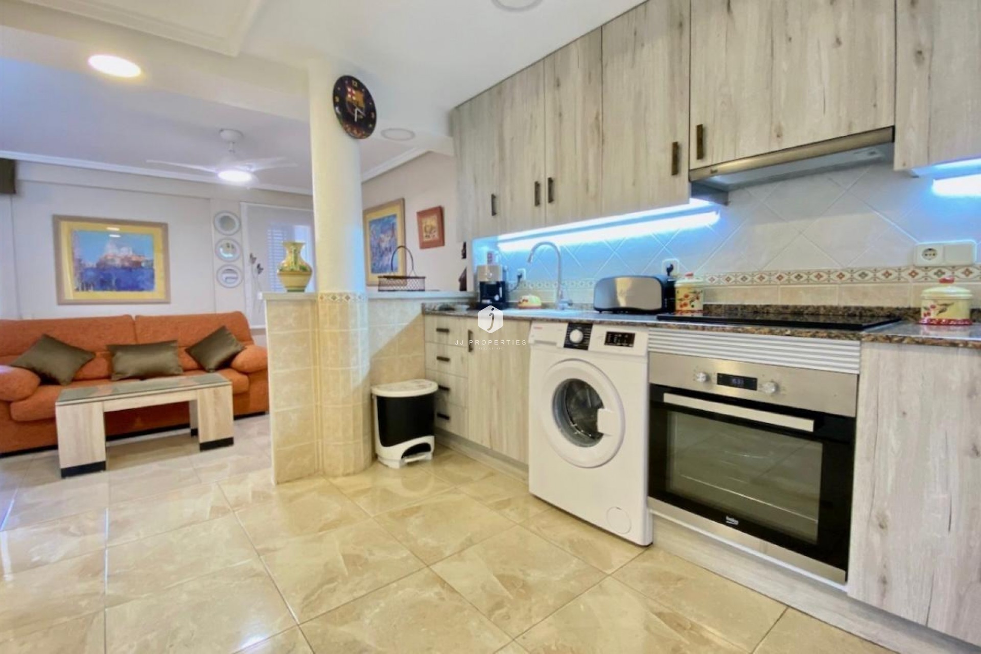 Resale - Apartment / flat -
Torrevieja - Torre la mata