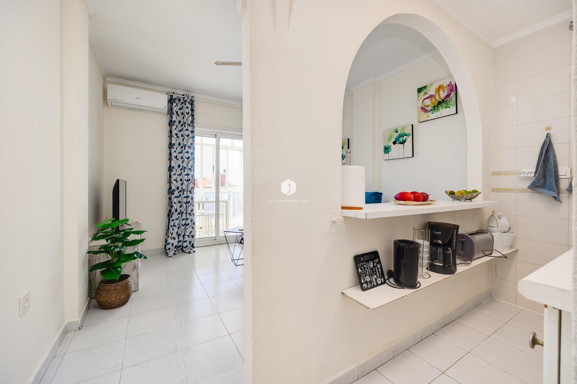 Resale - Apartment / flat -
Torrevieja - Torreblanca