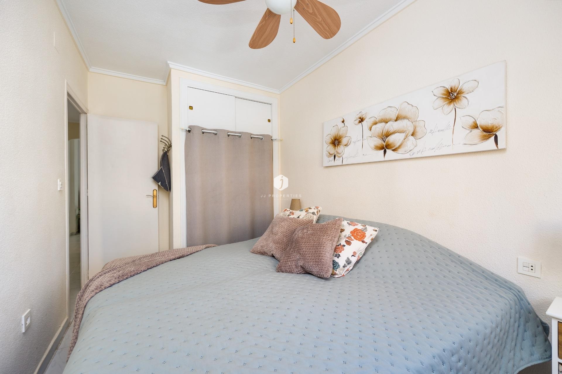 Resale - Apartment / flat -
Torrevieja - Torreblanca