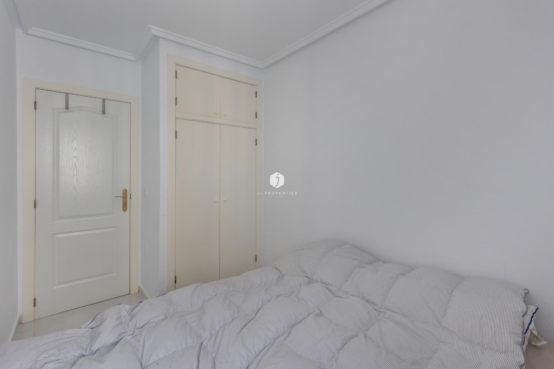 Resale - Apartment / flat -
Torrevieja - Torreblanca