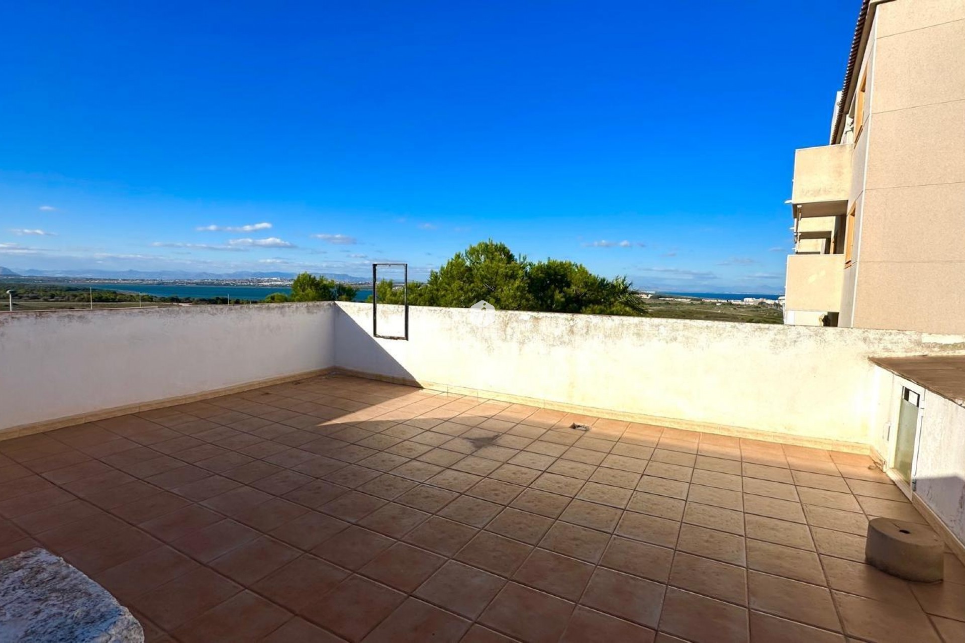 Resale - Apartment / flat -
Torrevieja - Torreblanca