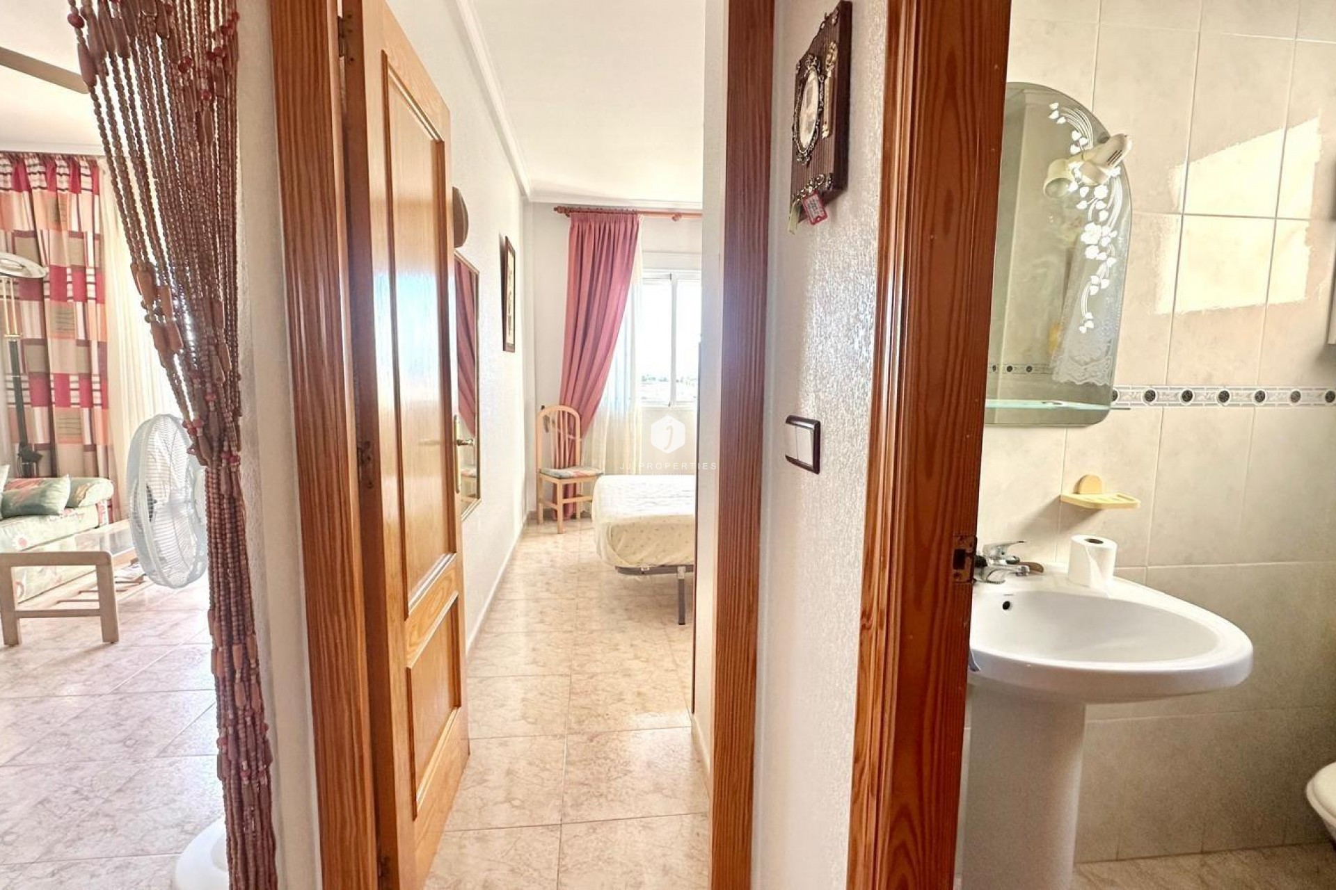 Resale - Apartment / flat -
Torrevieja - Torreblanca