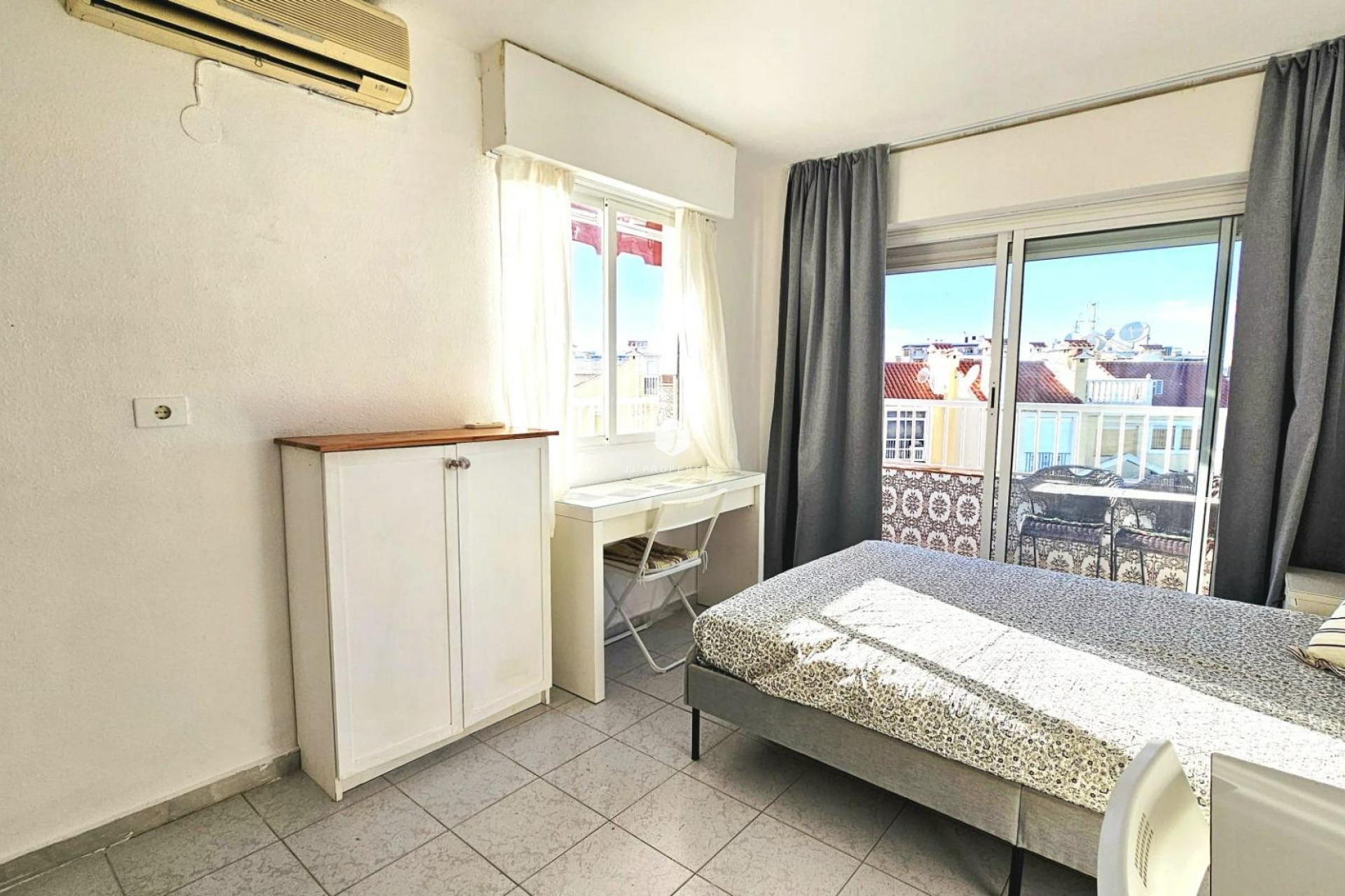 Resale - Apartment / flat -
Torrevieja - Torreblanca