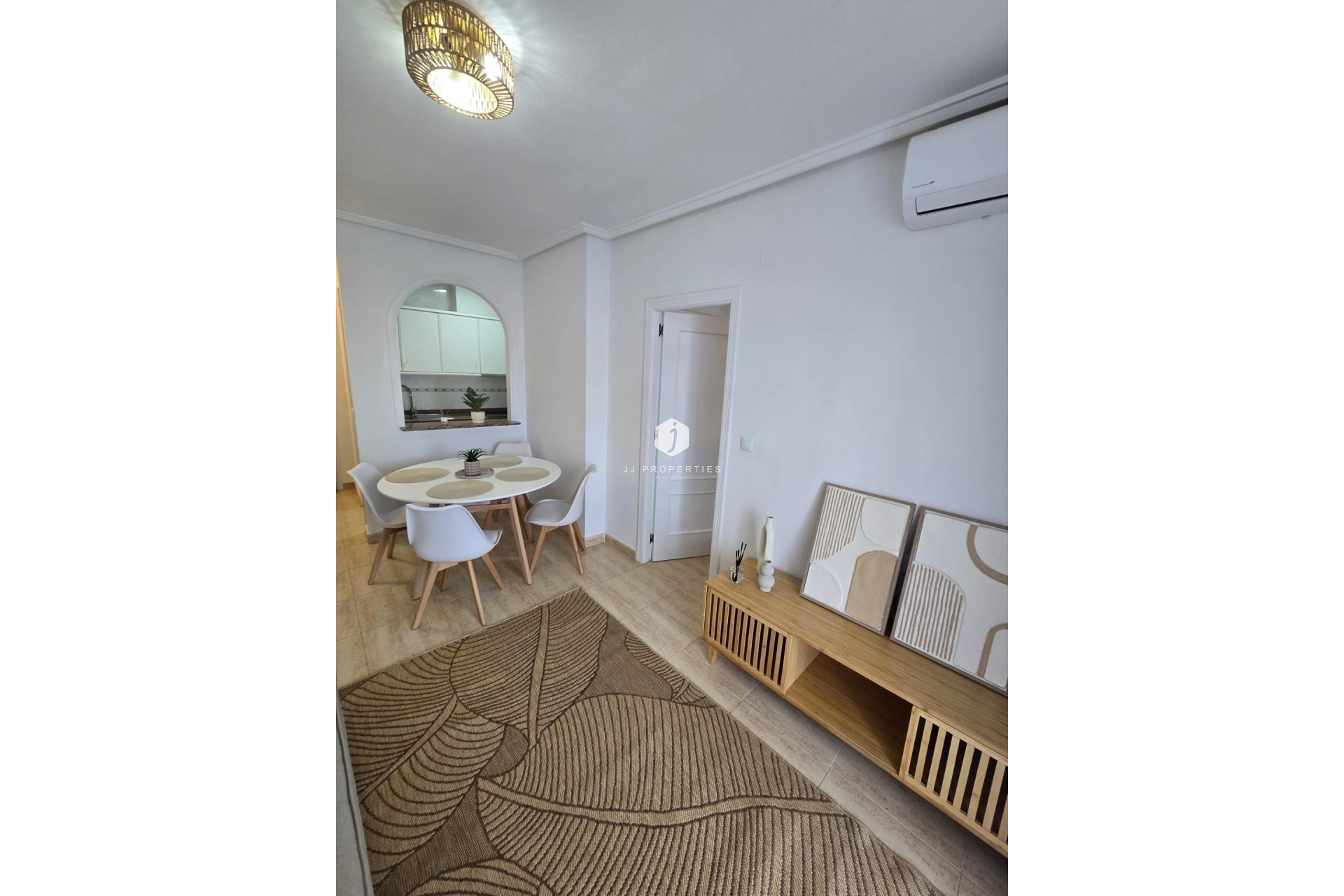 Resale - Apartment / flat -
Torrevieja - Torreblanca