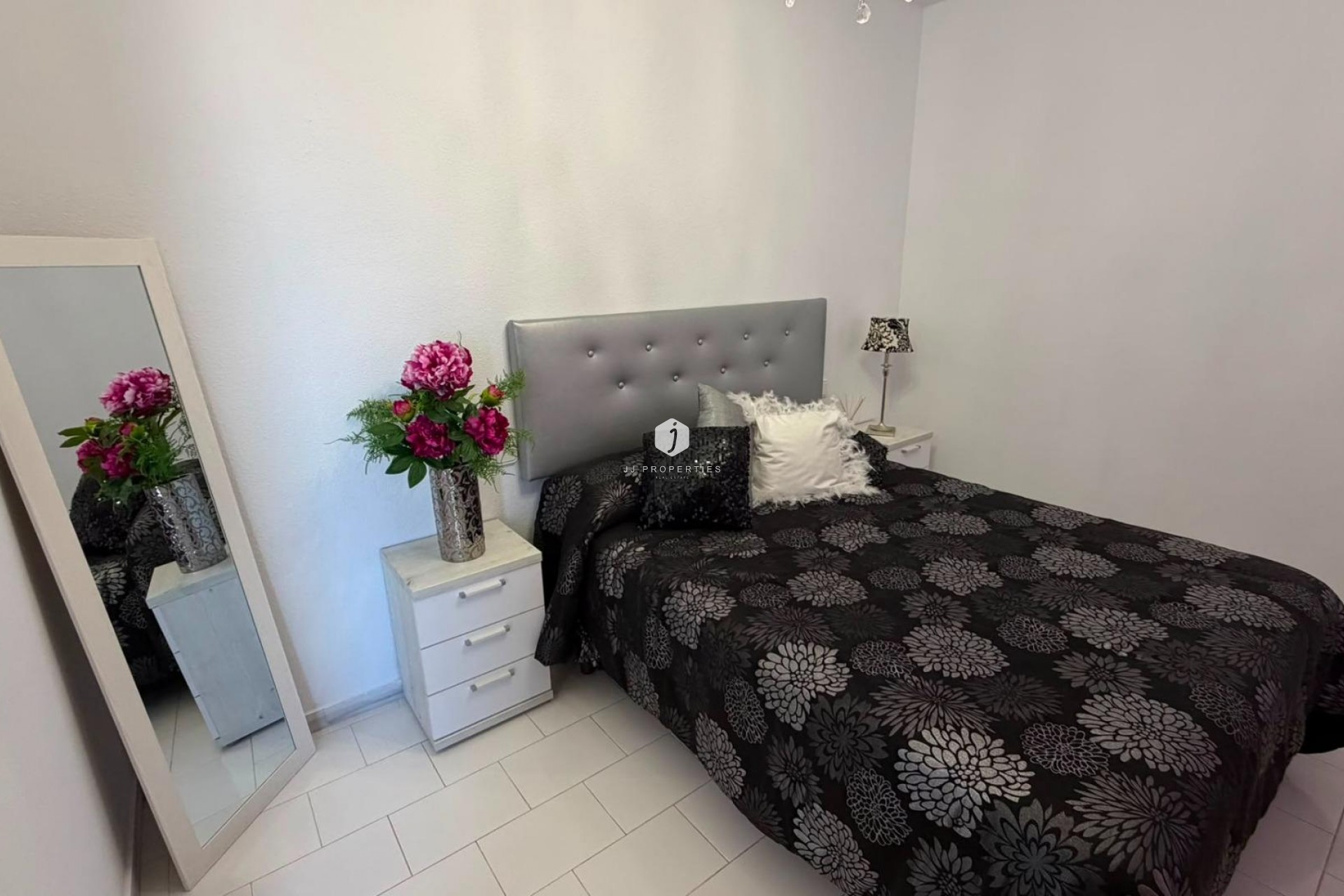 Resale - Apartment / flat -
Torrevieja - Torreblanca