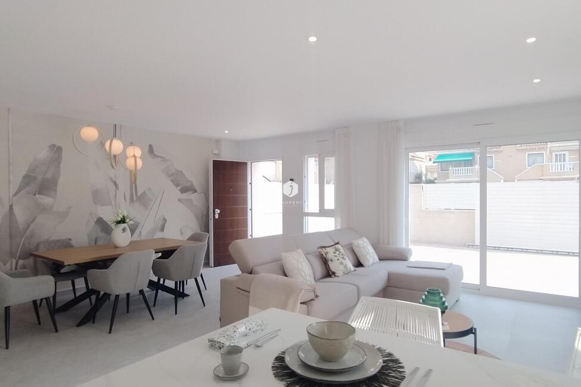 Resale - Apartment / flat -
Torrevieja - Torreblanca