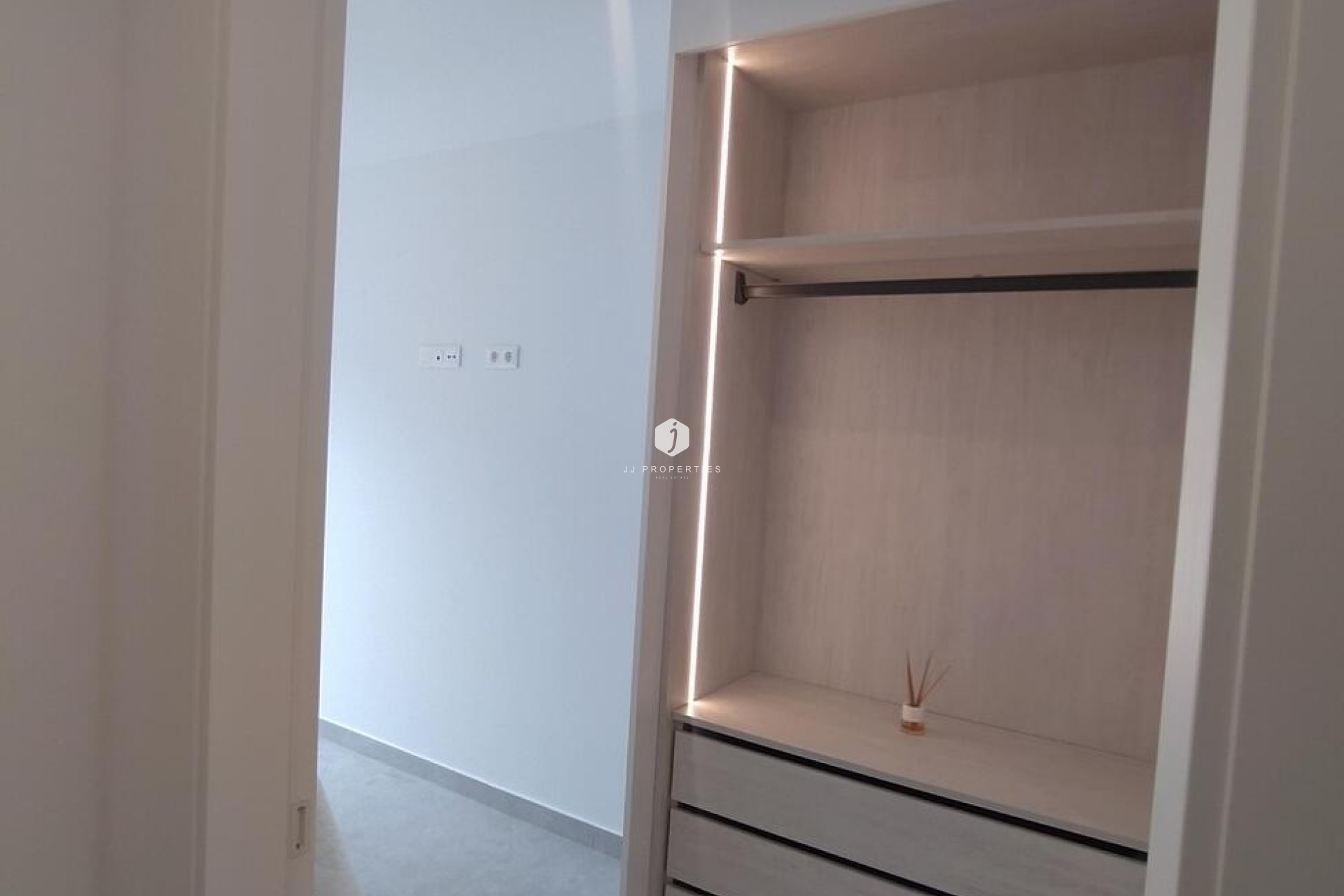 Resale - Apartment / flat -
Torrevieja - Torreblanca