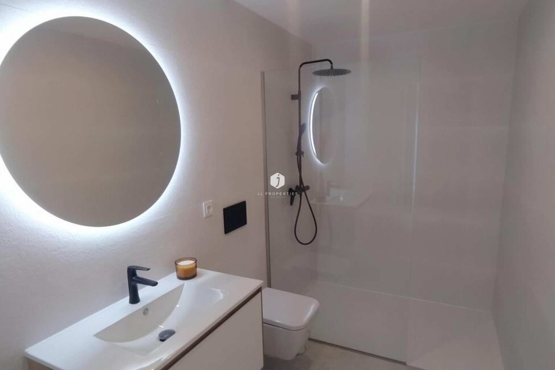 Resale - Apartment / flat -
Torrevieja - Torreblanca