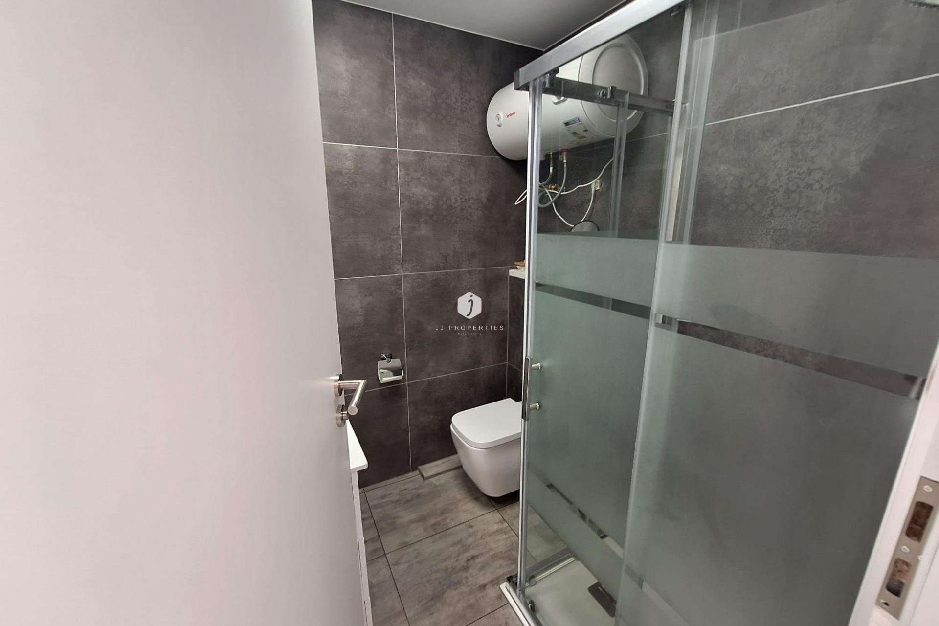 Resale - Apartment / flat -
Torrevieja - Torretas