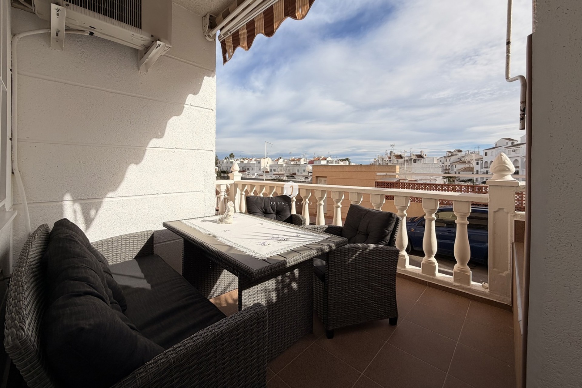 Resale - Apartment / flat -
Torrevieja - Urb. Calas Blancas III