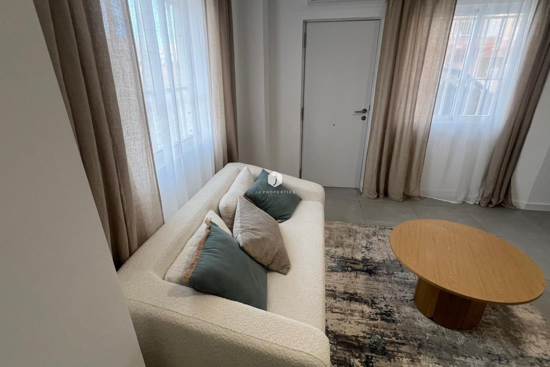 Resale - Apartment / flat -
Torrevieja - Zona Los Frutales