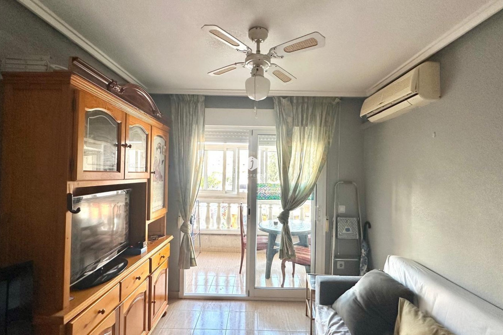 Resale - Apartment / flat -
Torrevieja