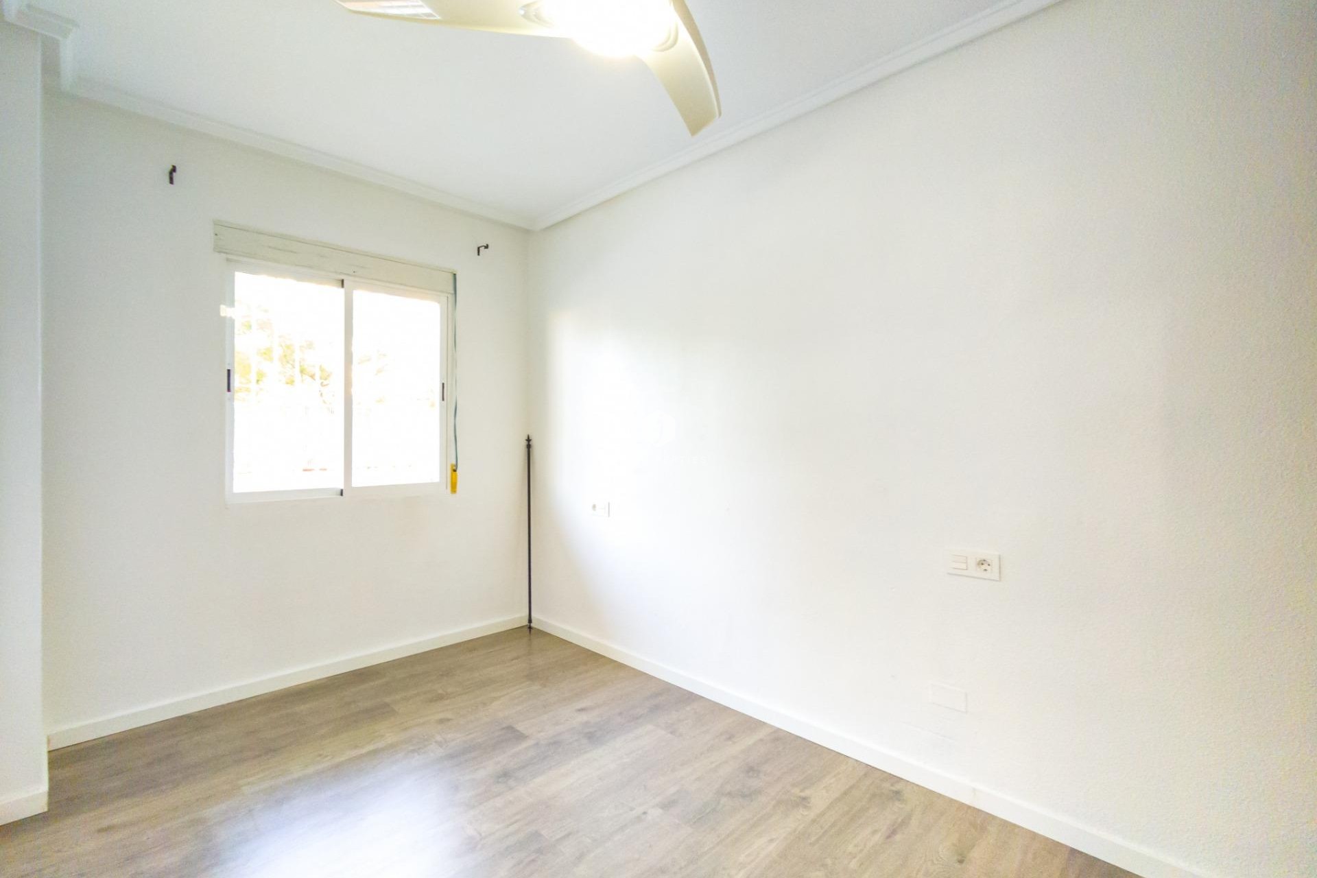 Resale - Apartment / flat -
Torrevieja