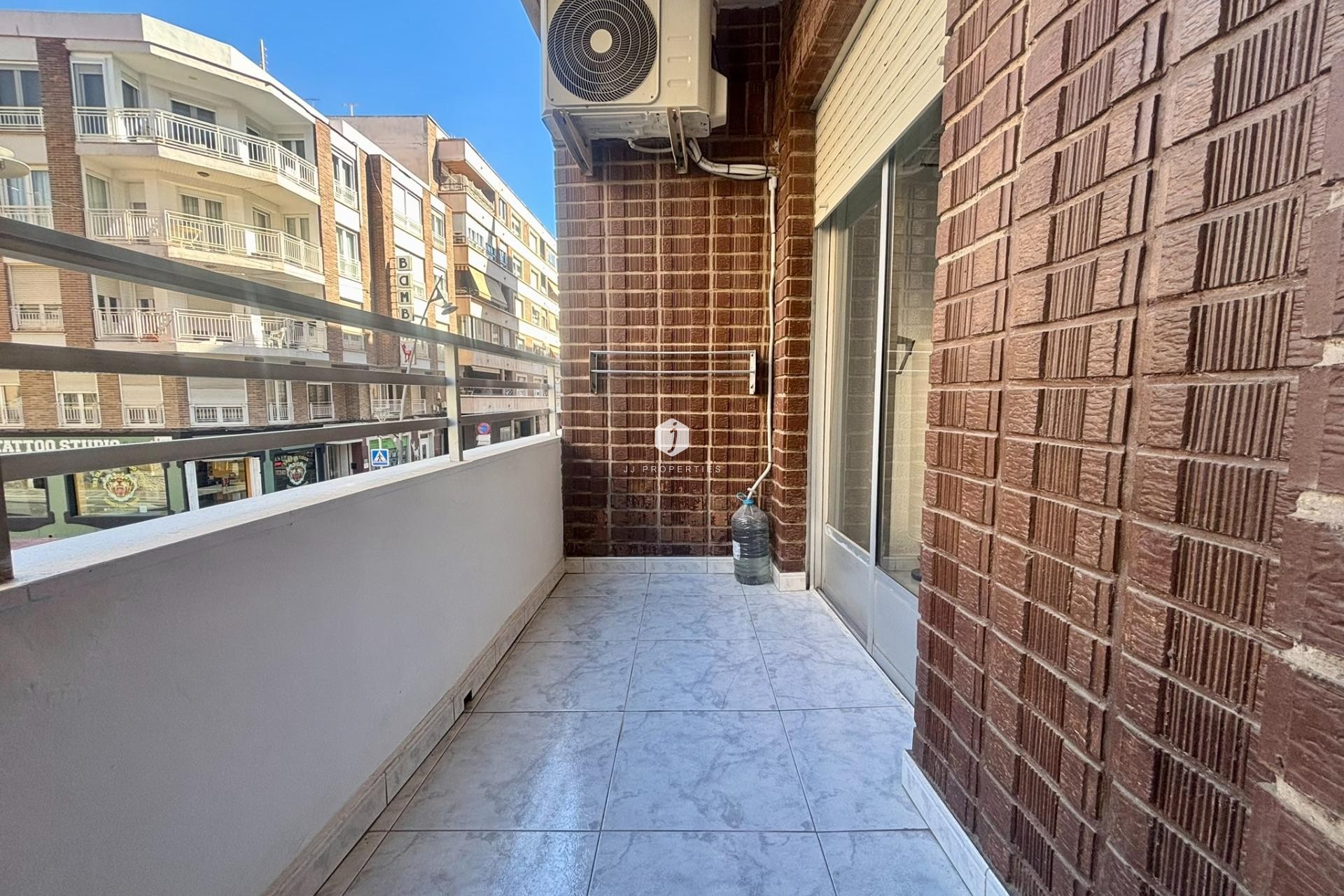 Resale - Apartment / flat -
Torrevieja