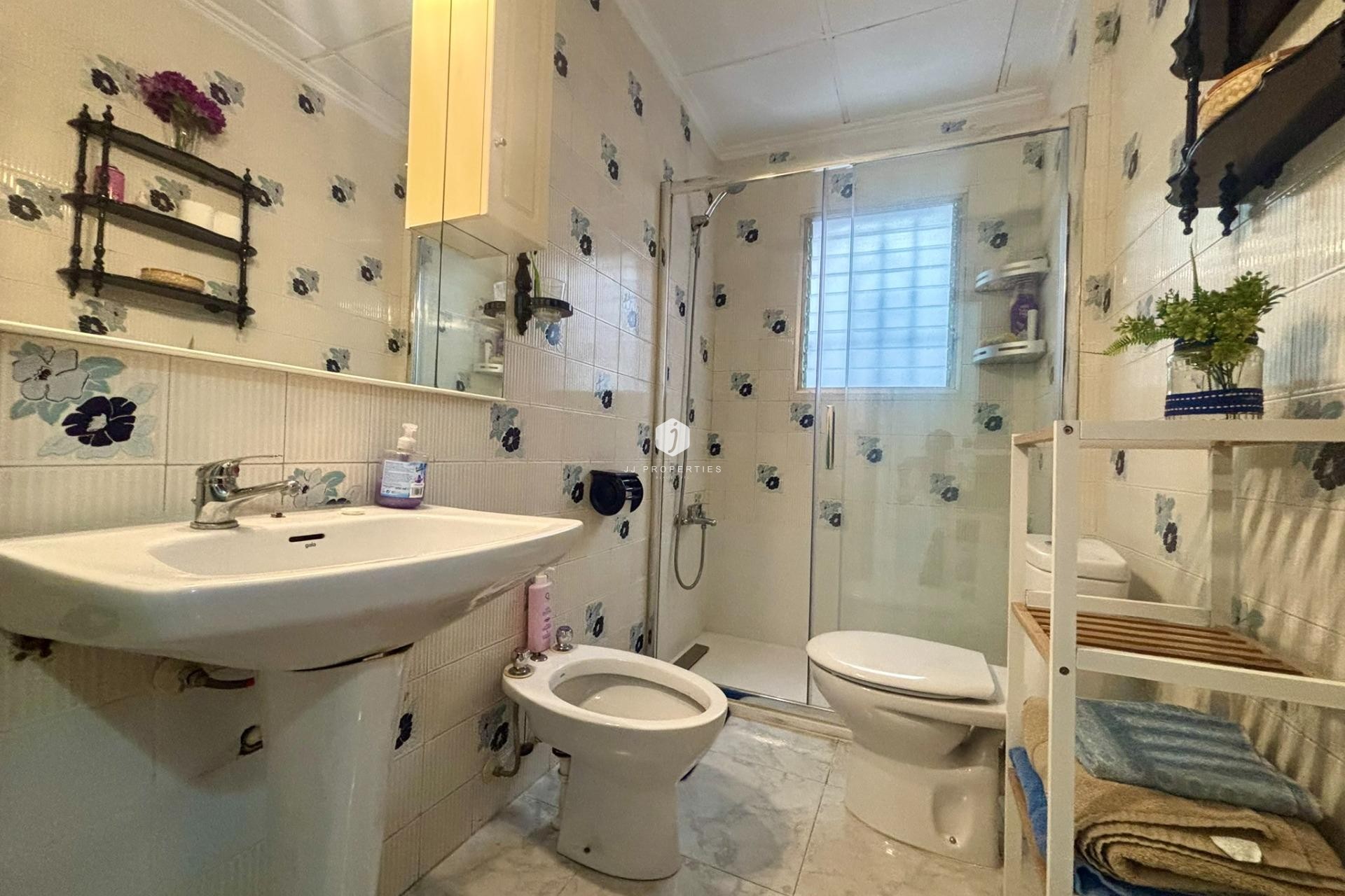 Resale - Apartment / flat -
Torrevieja