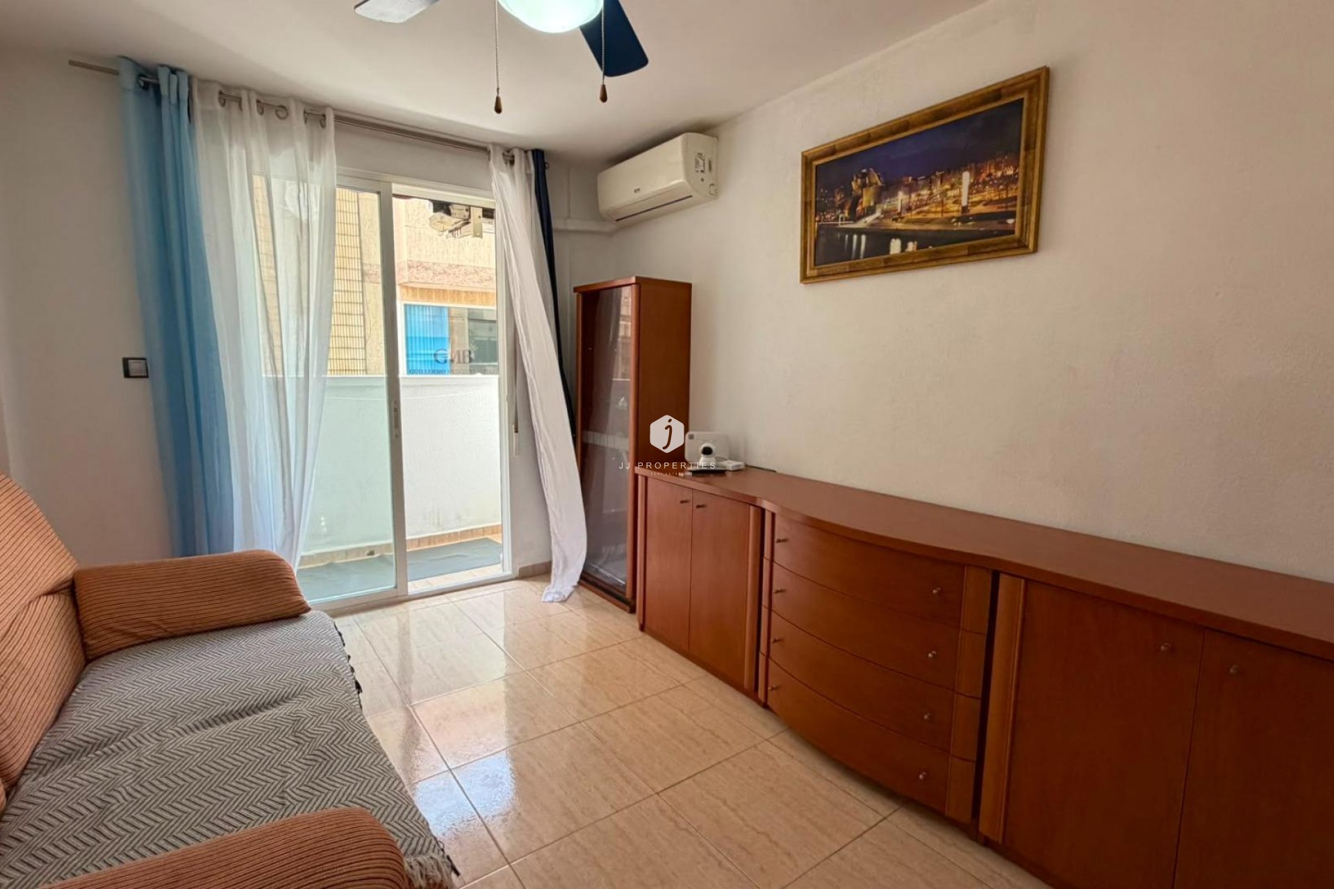 Resale - Apartment / flat -
Torrevieja