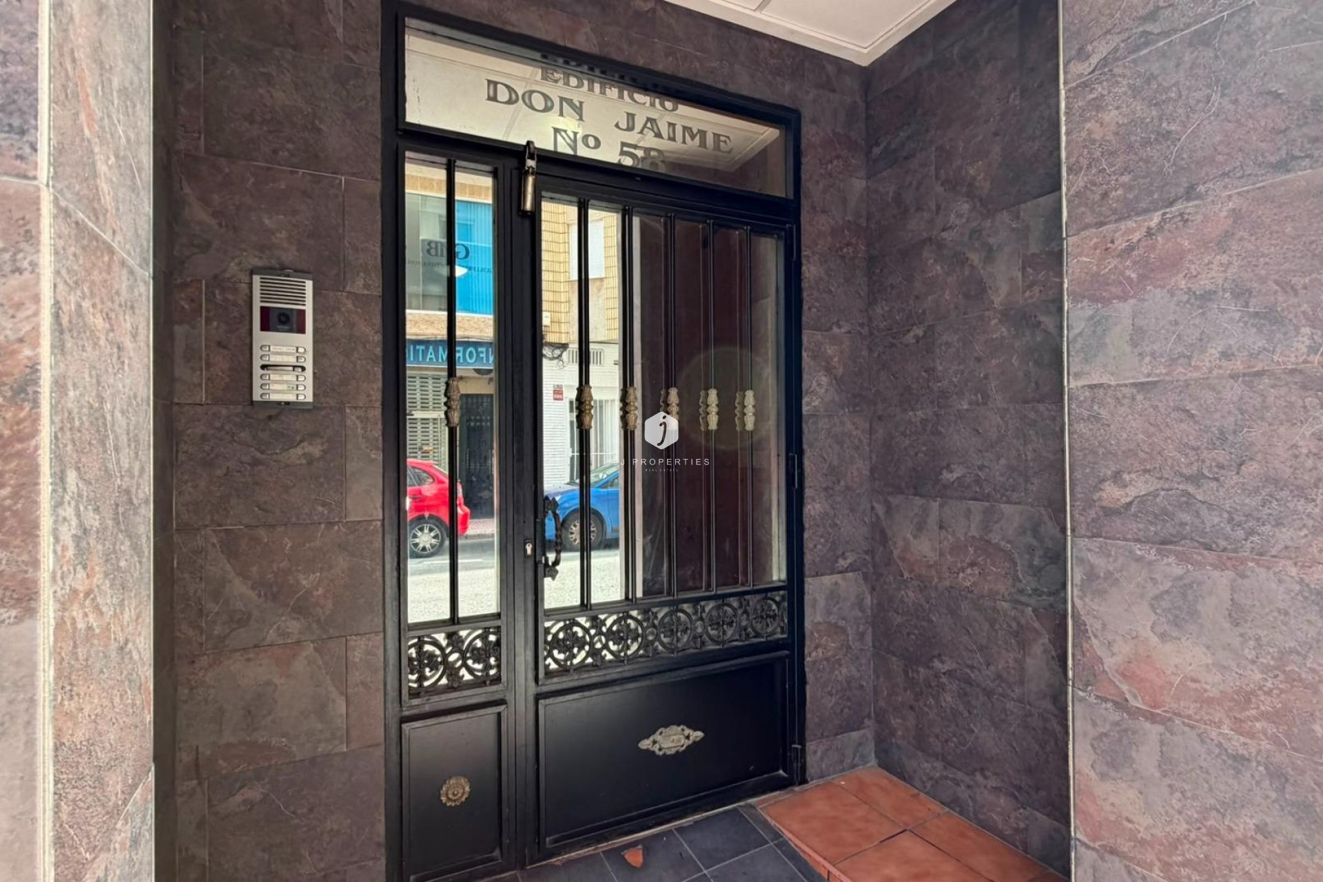 Resale - Apartment / flat -
Torrevieja