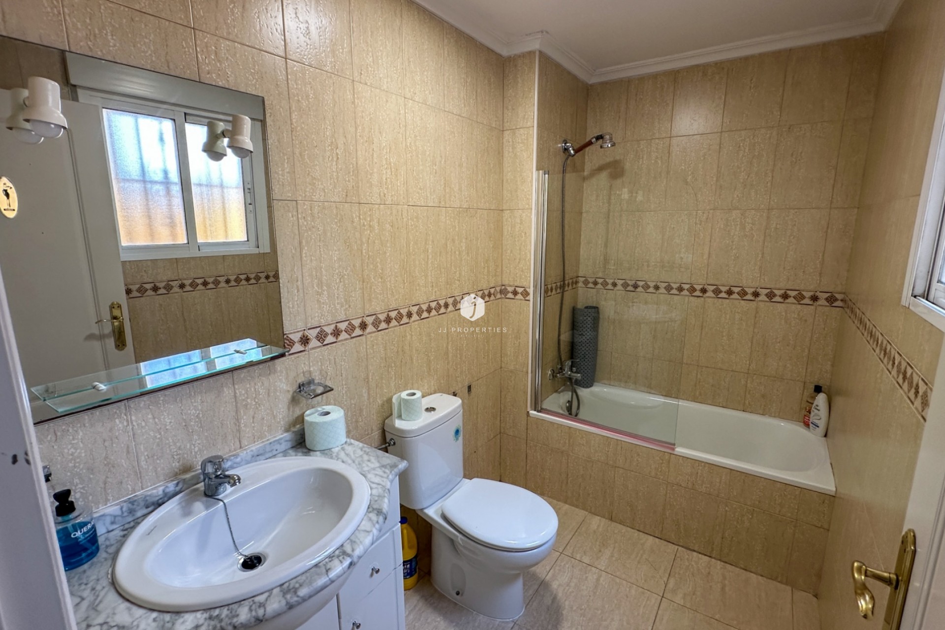 Resale - Bungalow -
Daya Nueva - Costa Blanca