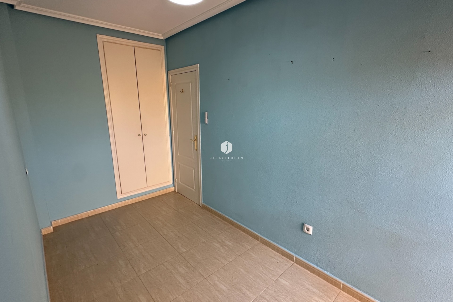 Resale - Bungalow -
Daya Nueva - Costa Blanca