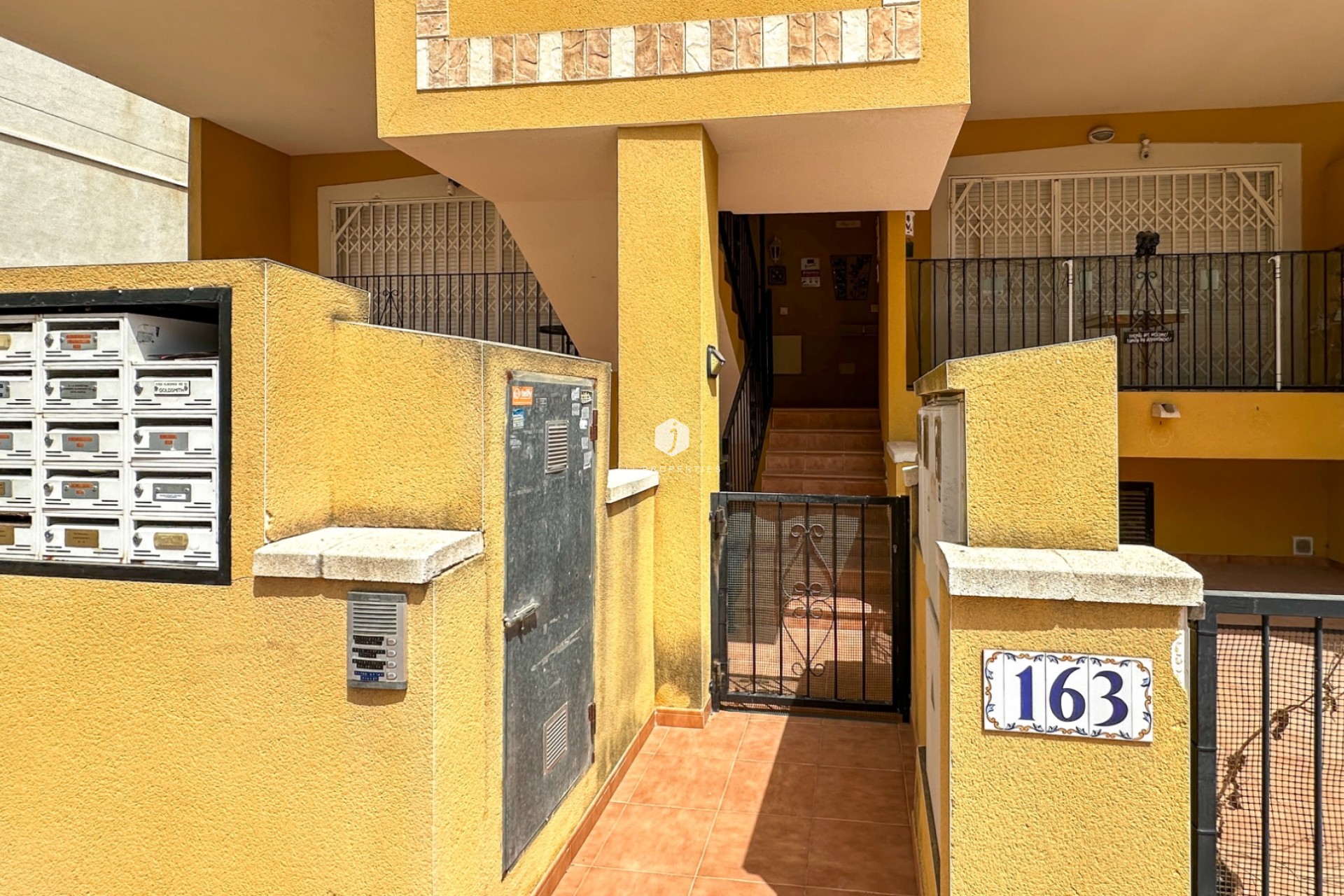 Resale - Bungalow -
Daya Nueva - Costa Blanca