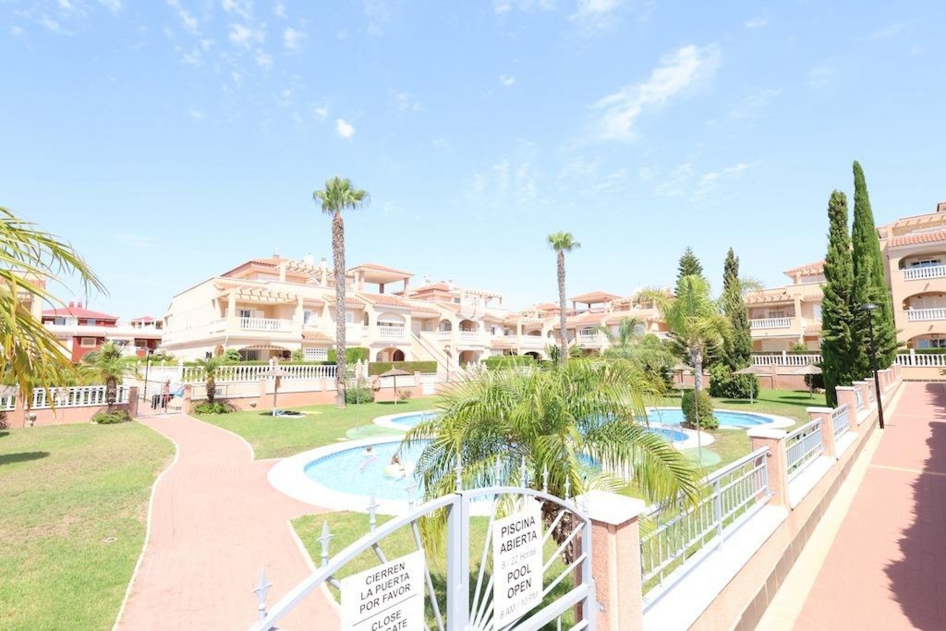Resale - Bungalow -
Orihuela Costa - Costa Blanca
